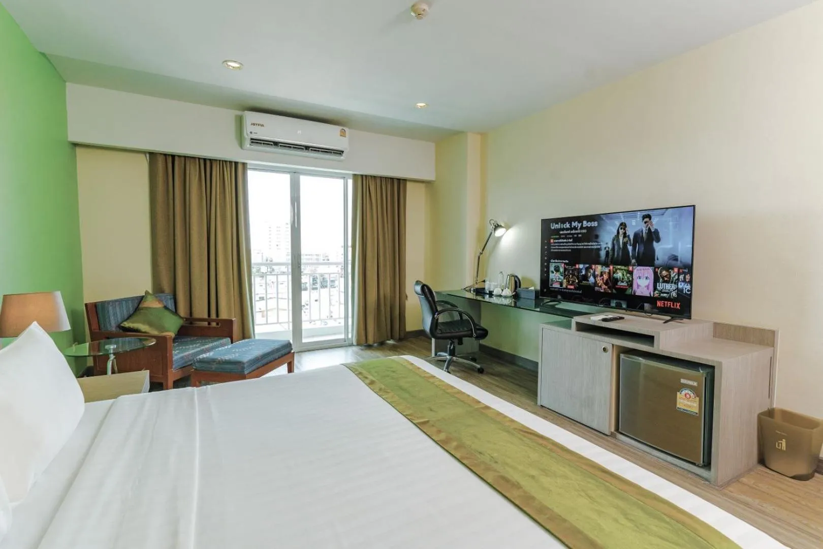 Photo of the whole room, Bed in Tamarind Garden Hotel