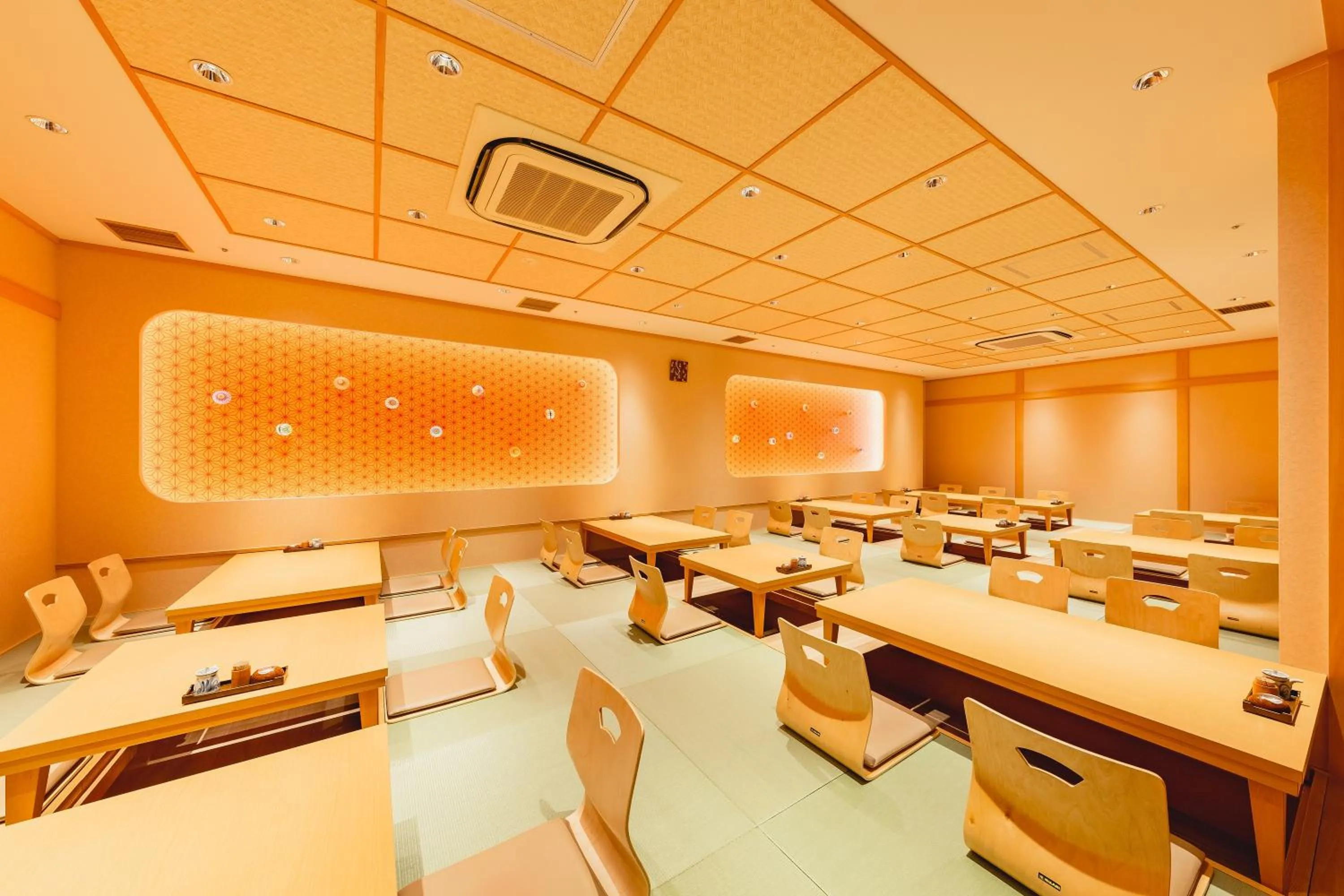 Restaurant/places to eat in Arima Kirari