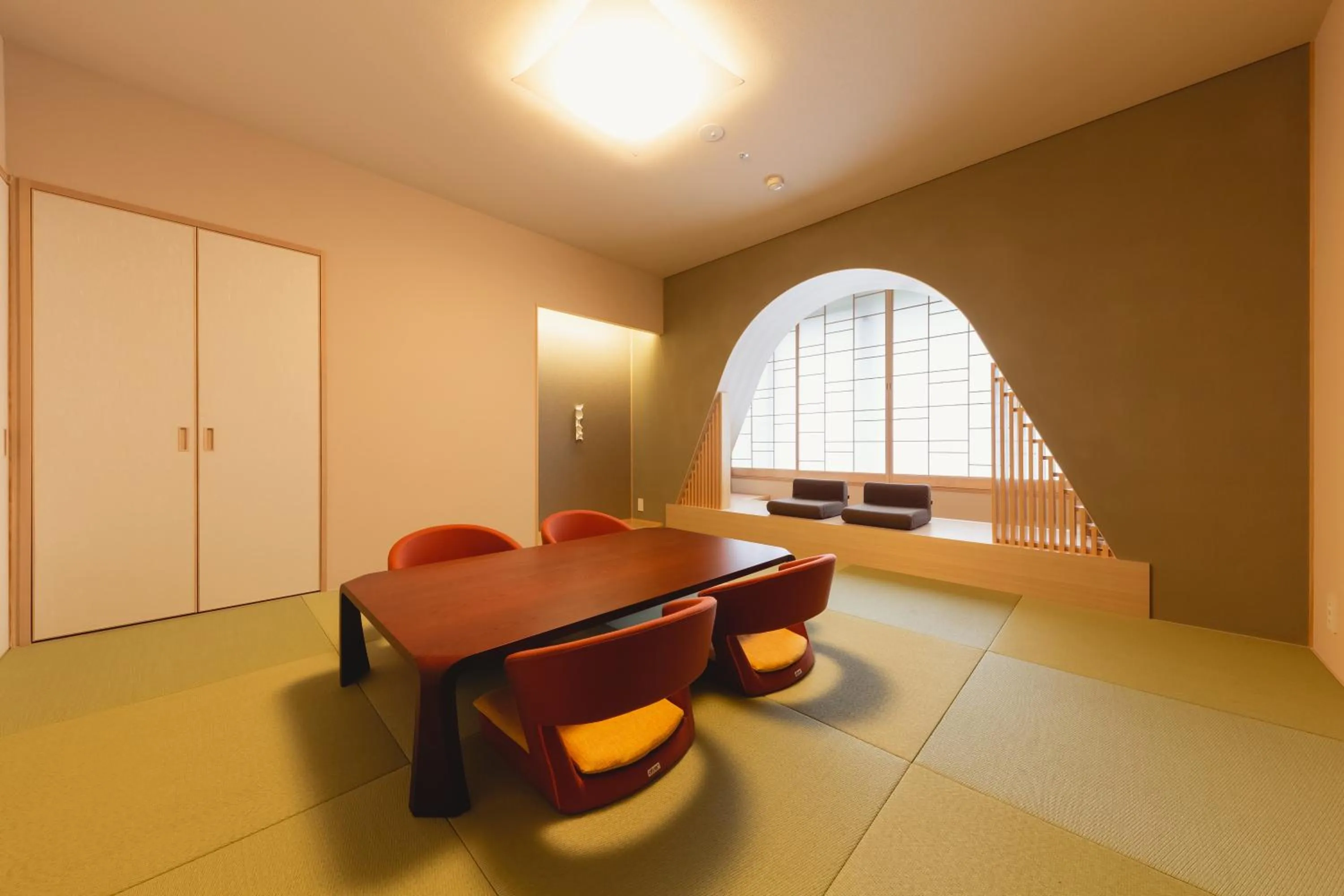 Photo of the whole room in Arima Kirari