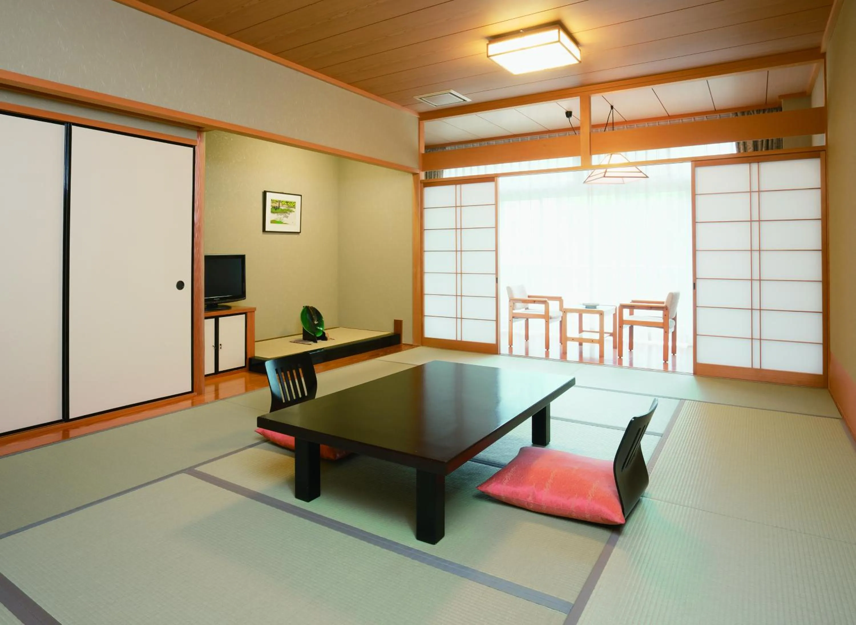 Photo of the whole room in Arima Kirari