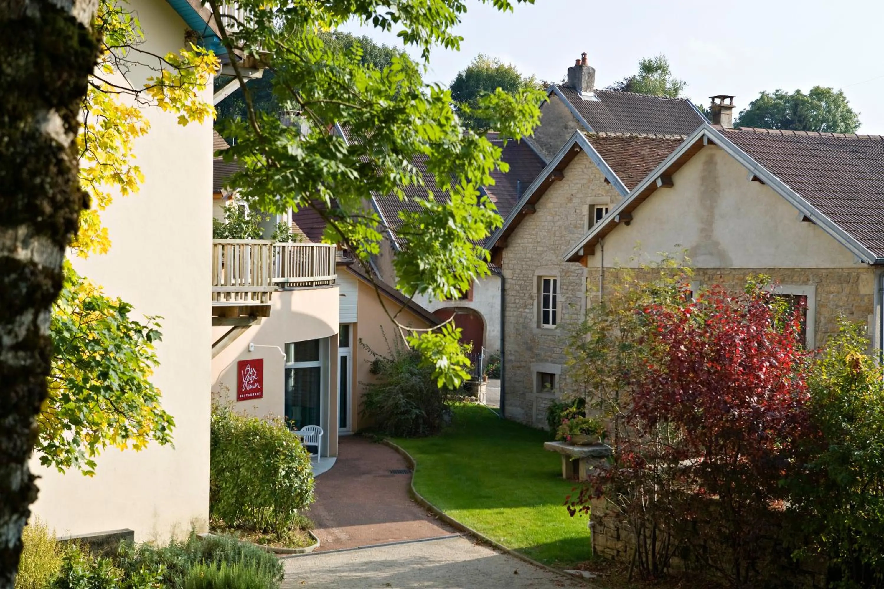 Property building in Logis Hôtel Parenthèse, Restaurant & Spa