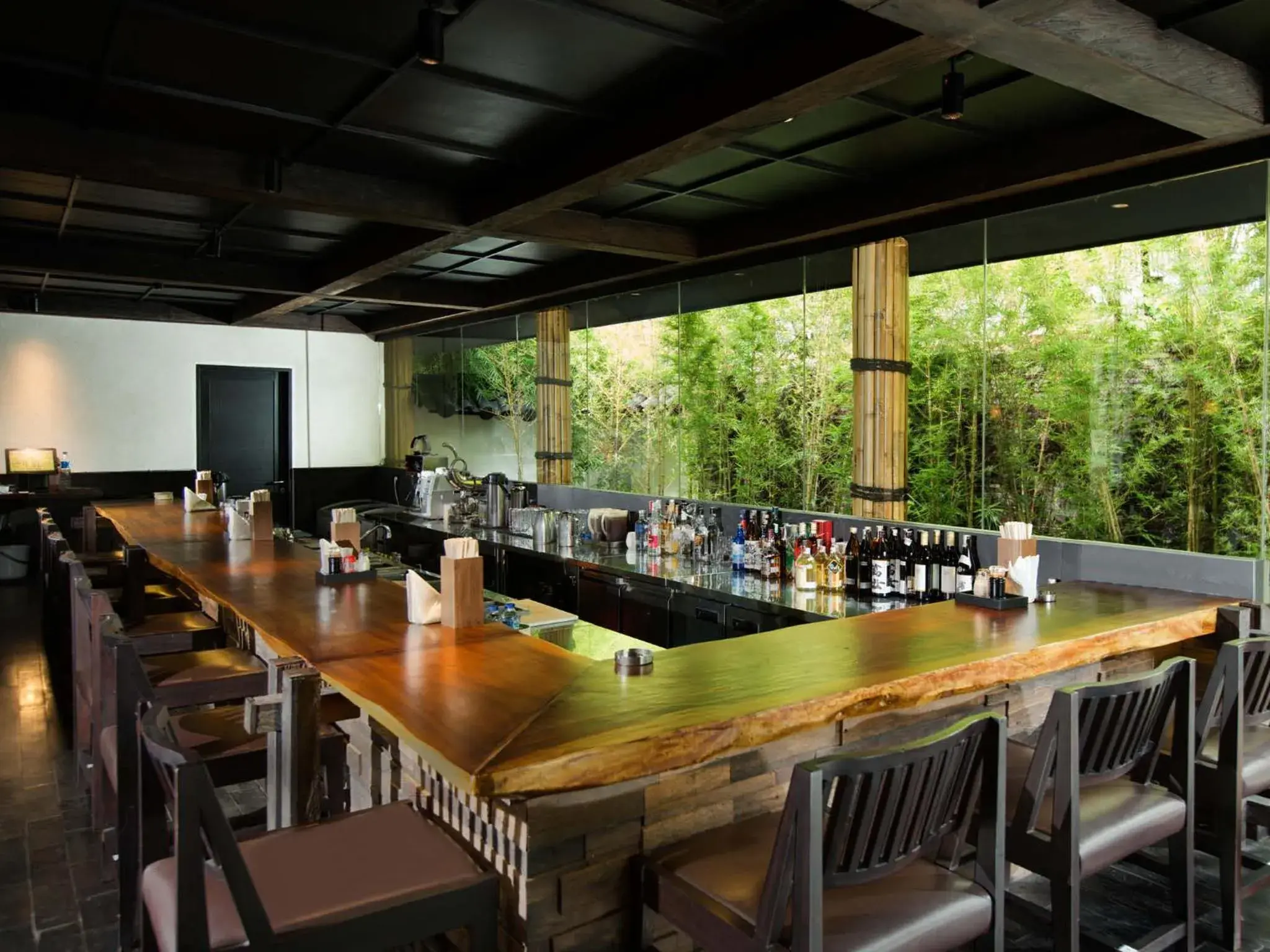 Restaurant/places to eat in Delonix Hotel Karawang Restaurant/places to eat in Delonix Hotel Karawang