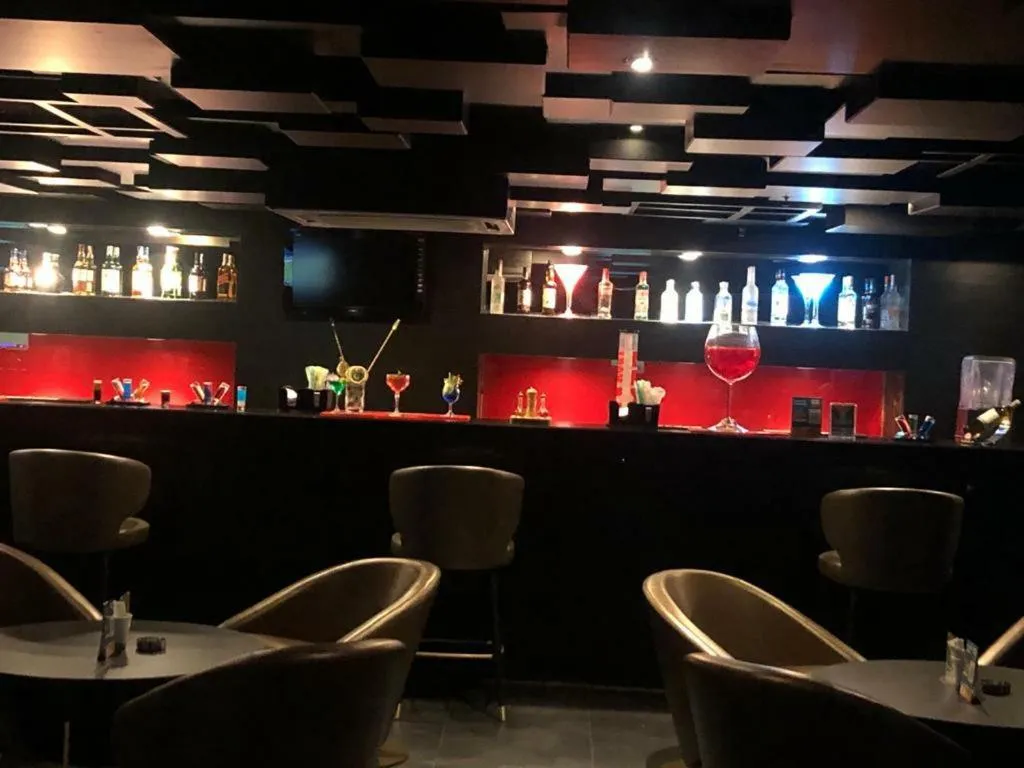 Restaurant/places to eat in Cocoon Luxury Business Hotel