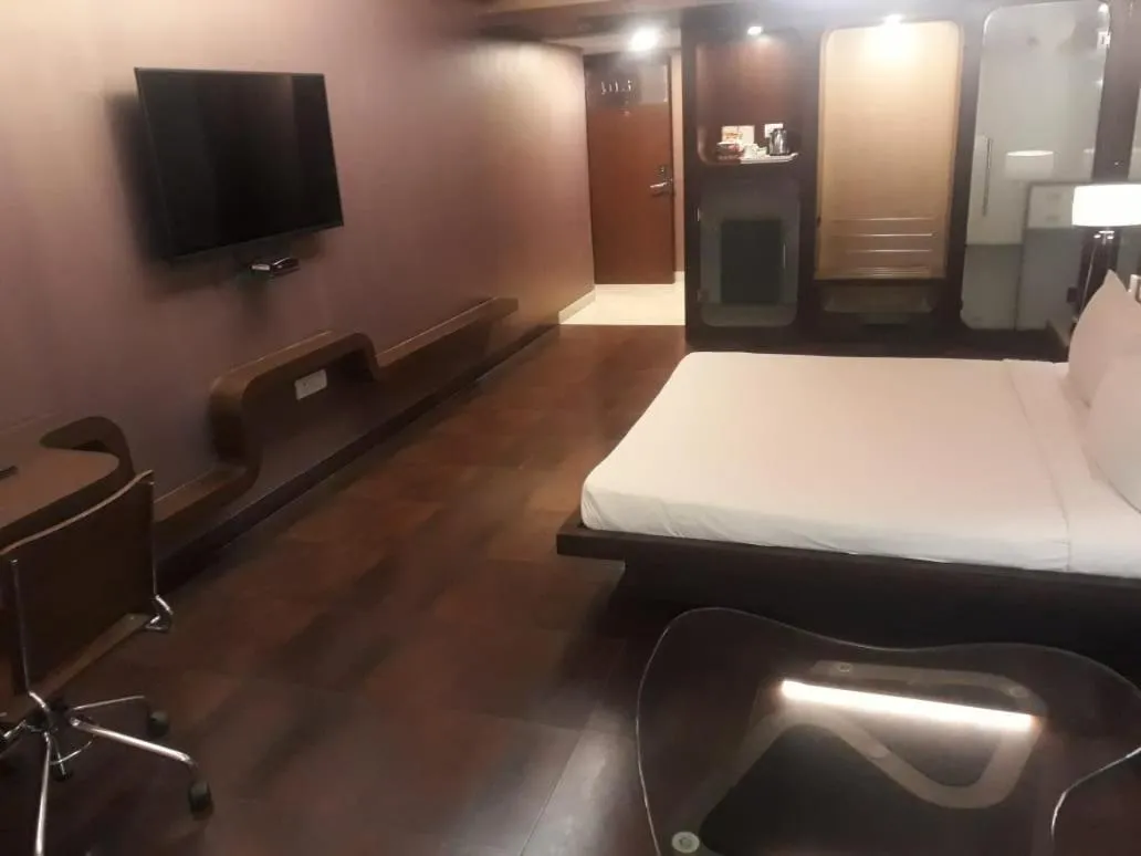 Photo of the whole room, Bed in Cocoon Luxury Business Hotel