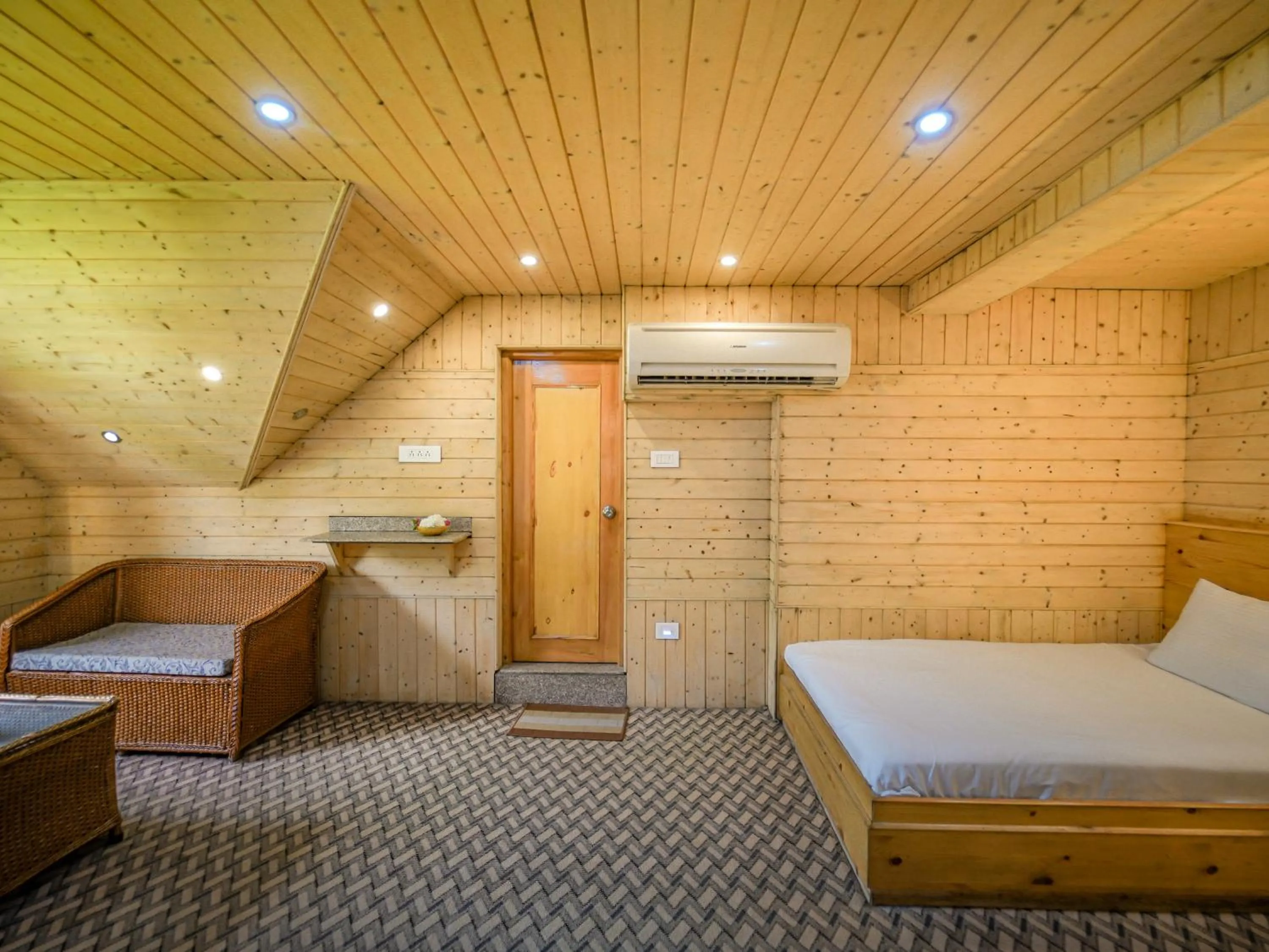 Bedroom, Bed in Hotel Mirage