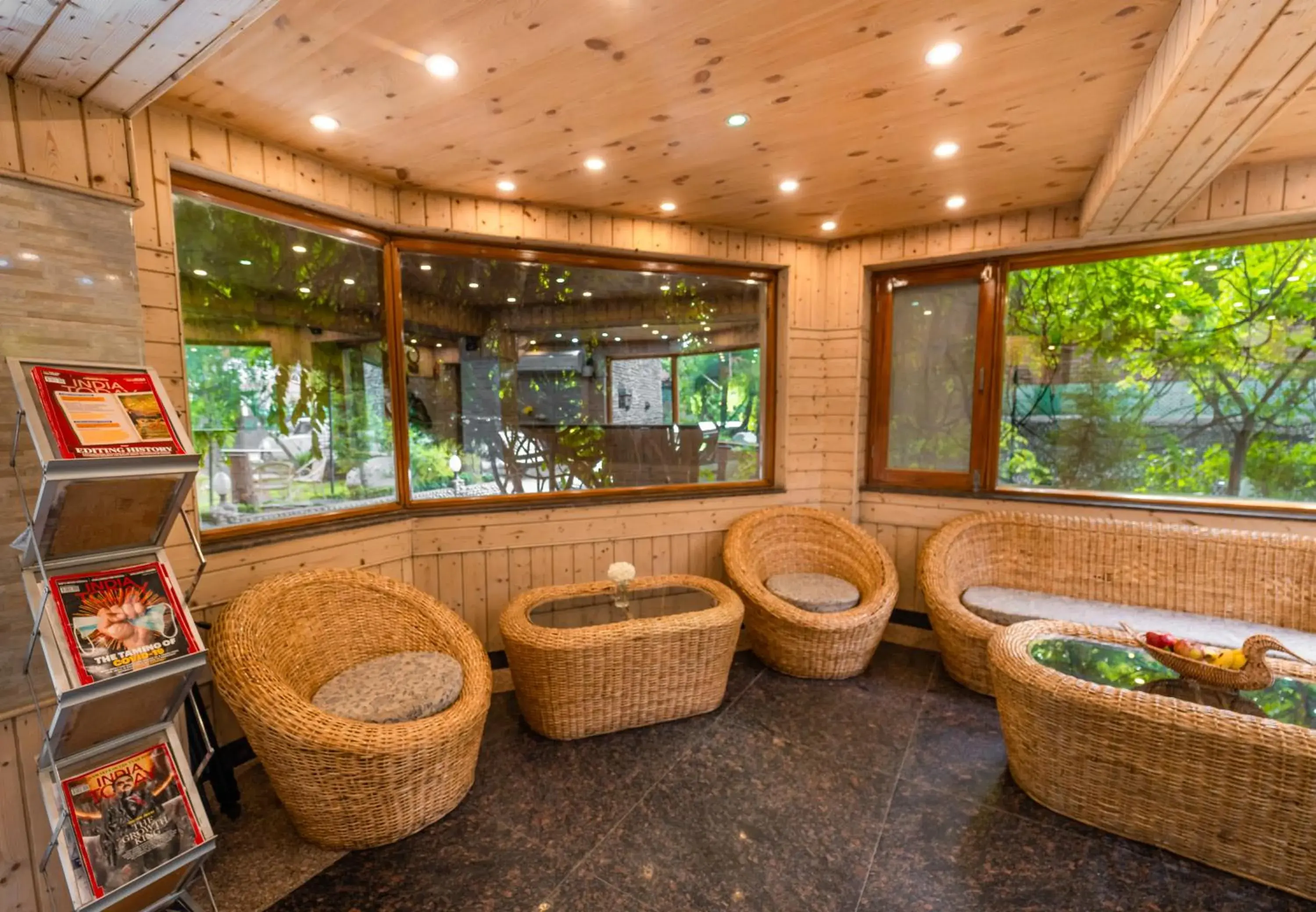 Restaurant/places to eat in Hotel Mirage Restaurant/places to eat in Hotel Mirage