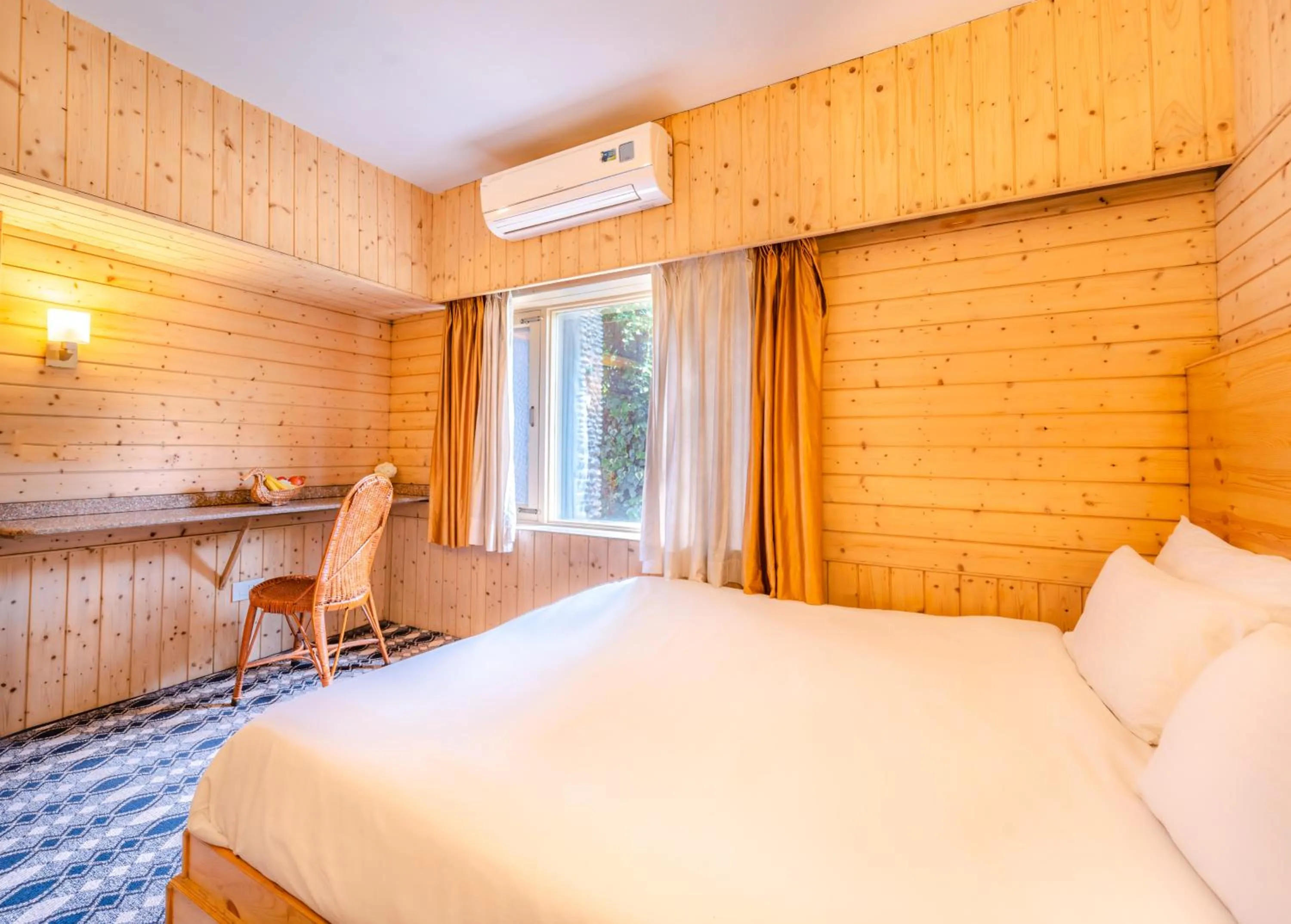 Bedroom, Bed in Hotel Mirage