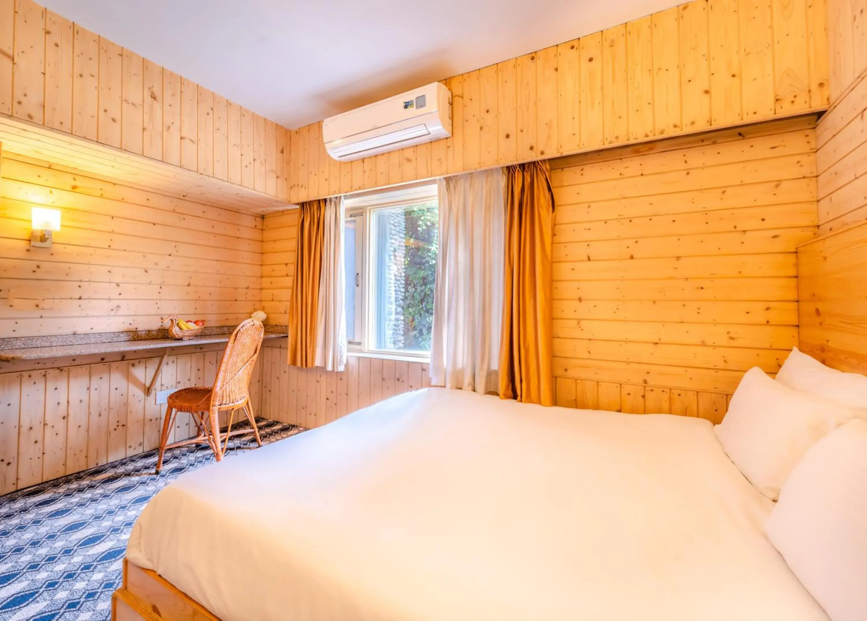 Bedroom, Bed in Hotel Mirage Bedroom, Bed in Hotel Mirage