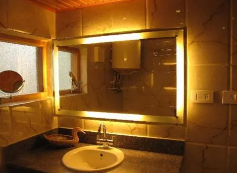 Toilet in Hotel Mirage