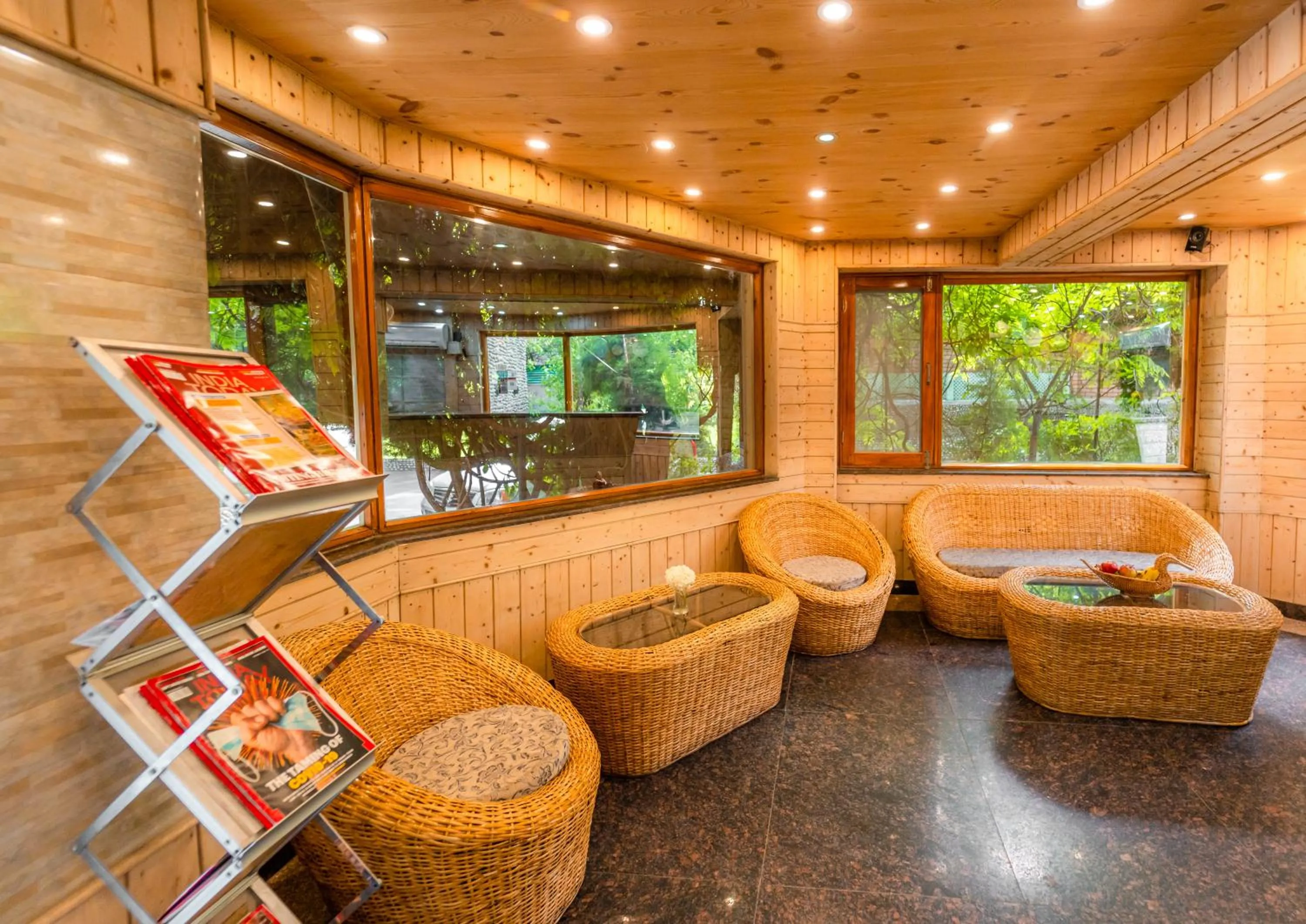 Restaurant/places to eat in Hotel Mirage