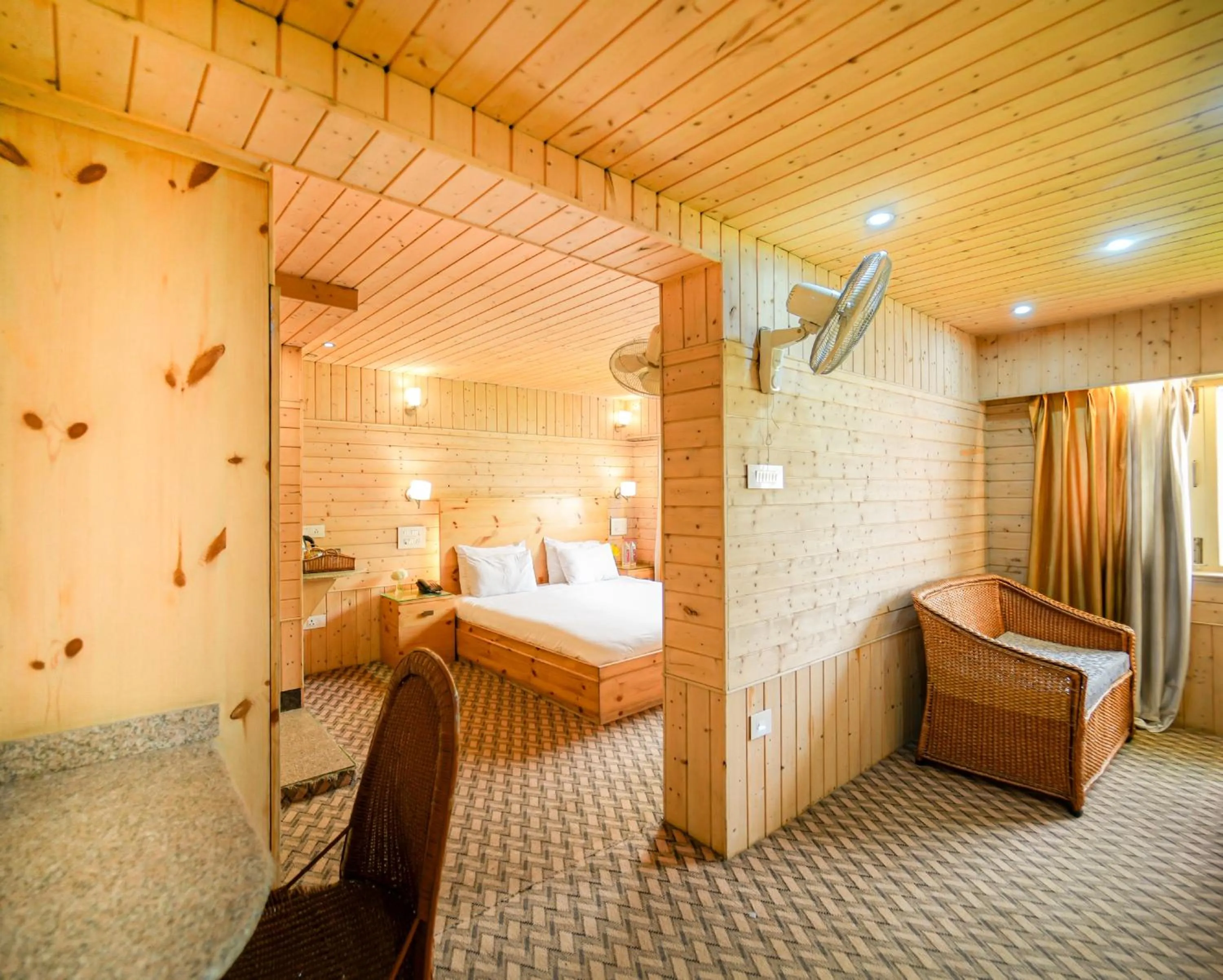 Bedroom, Bed in Hotel Mirage