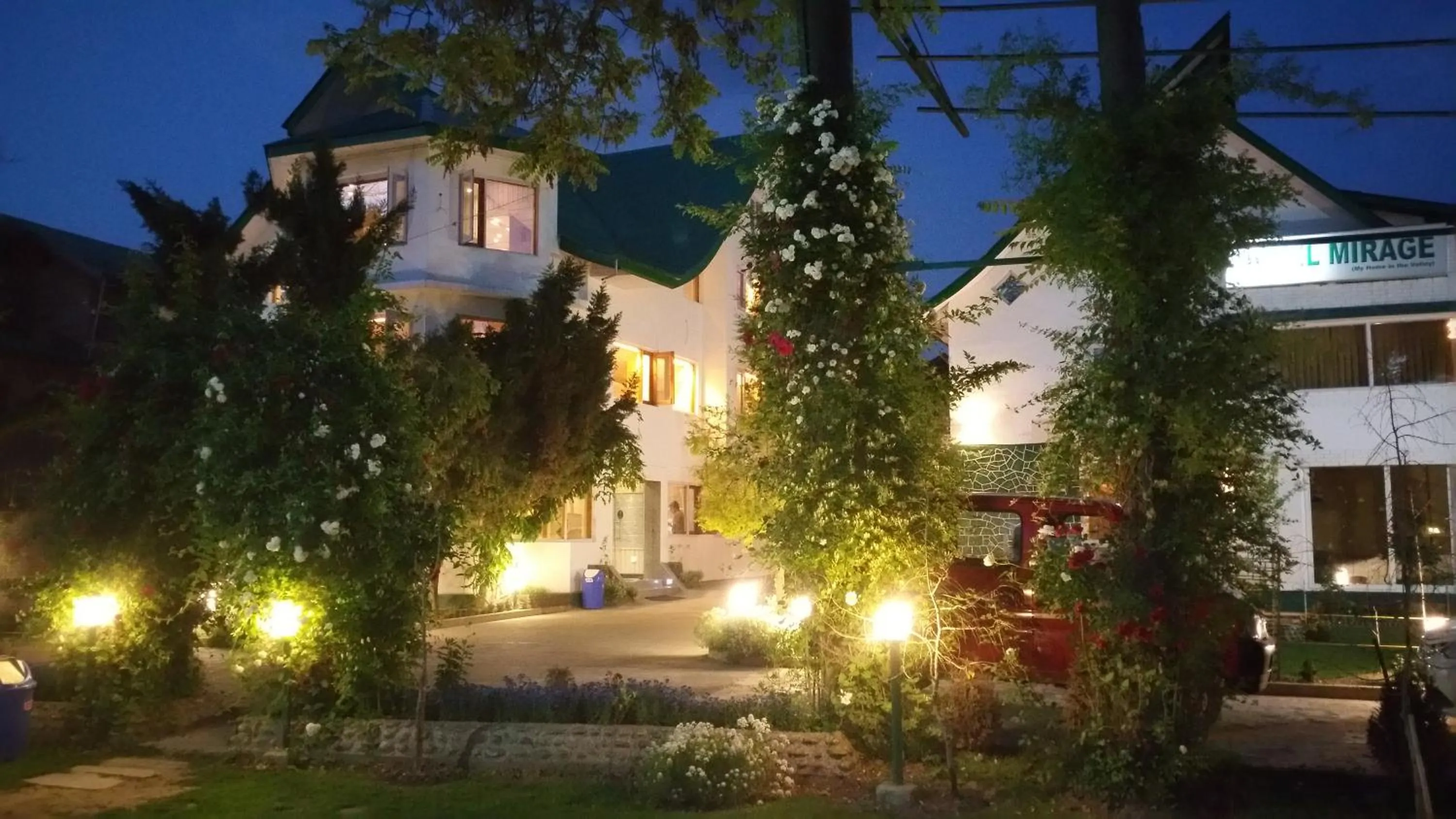 Night in Hotel Mirage