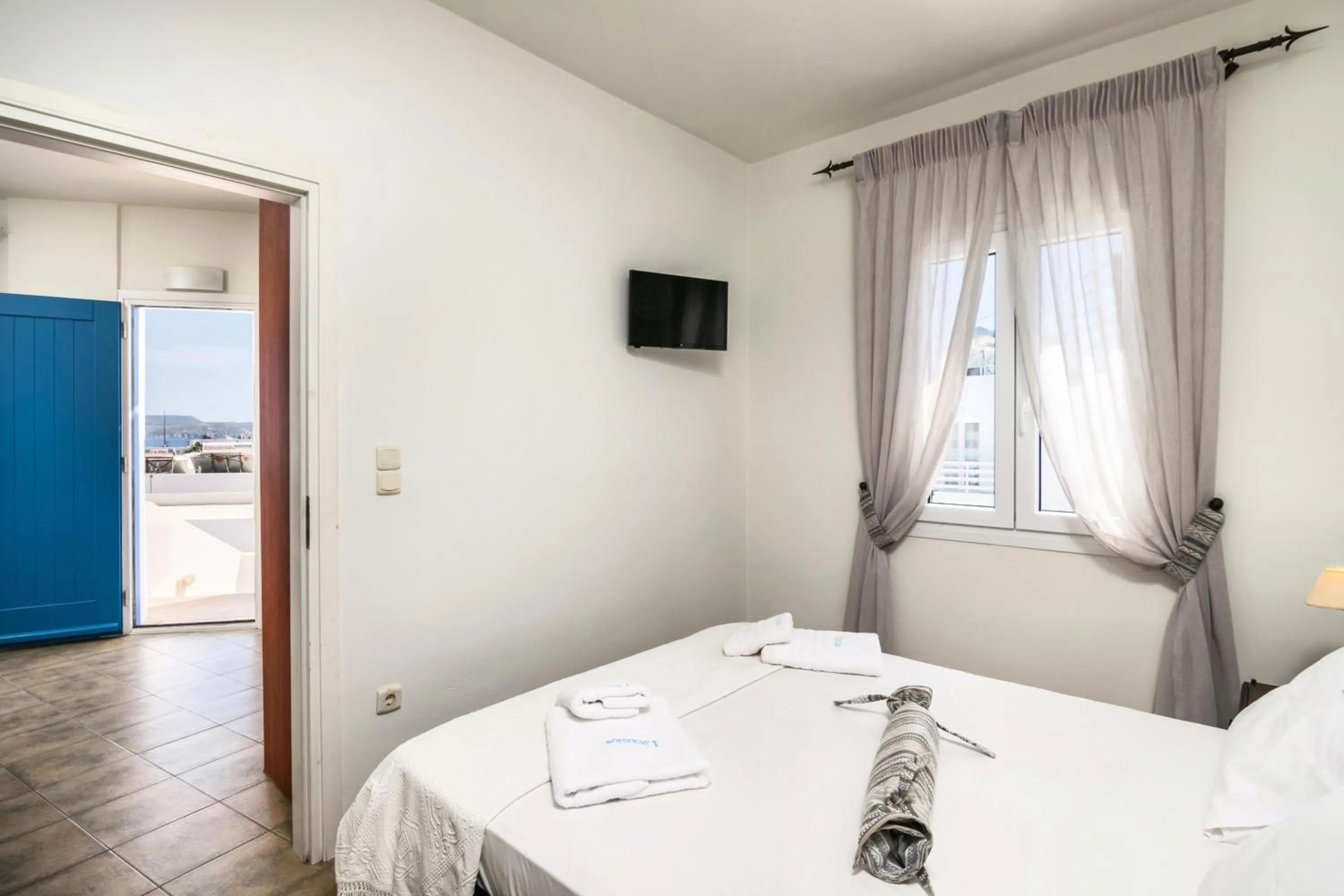 Photo of the whole room in Livanios Studios