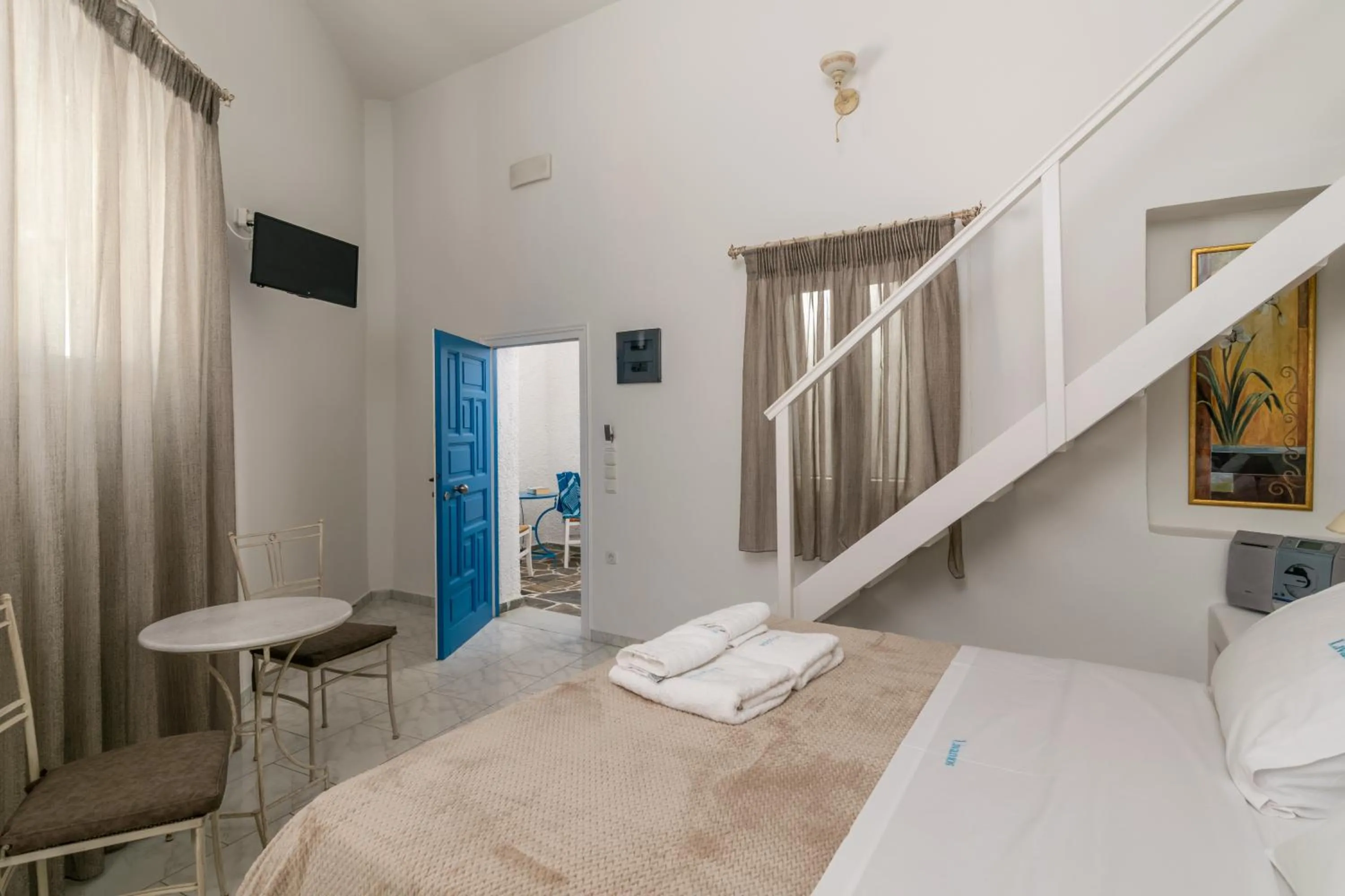 Photo of the whole room, Bed in Livanios Studios