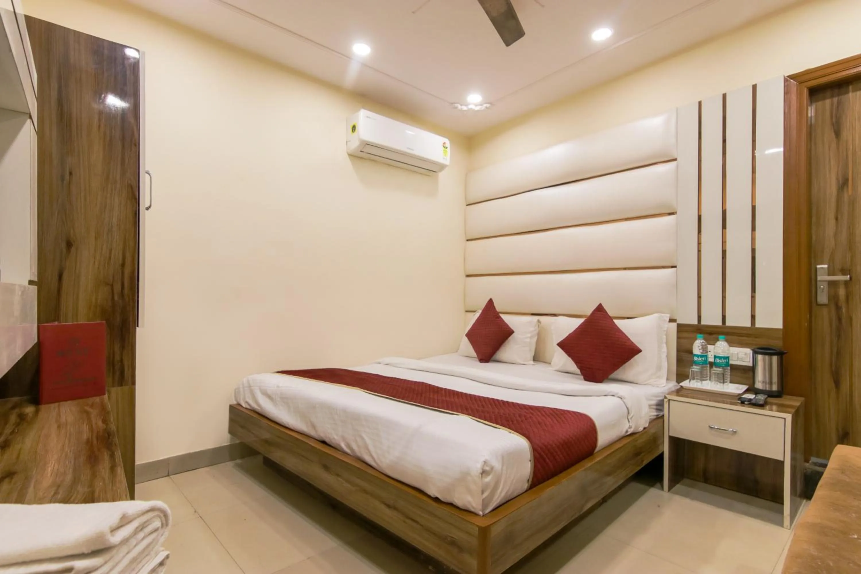 Bed in Hotel Star Palace