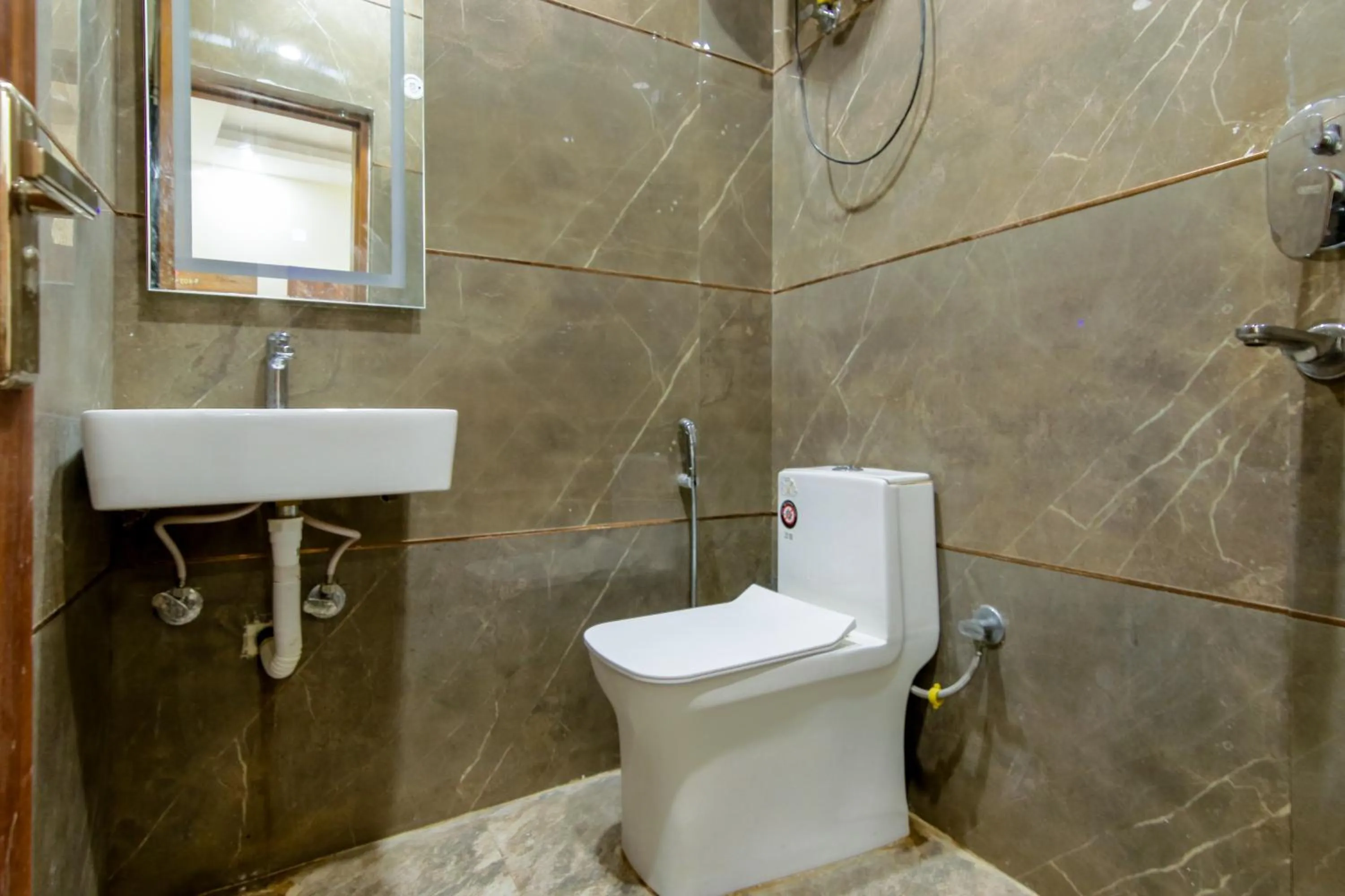 Shower in Hotel Star Palace