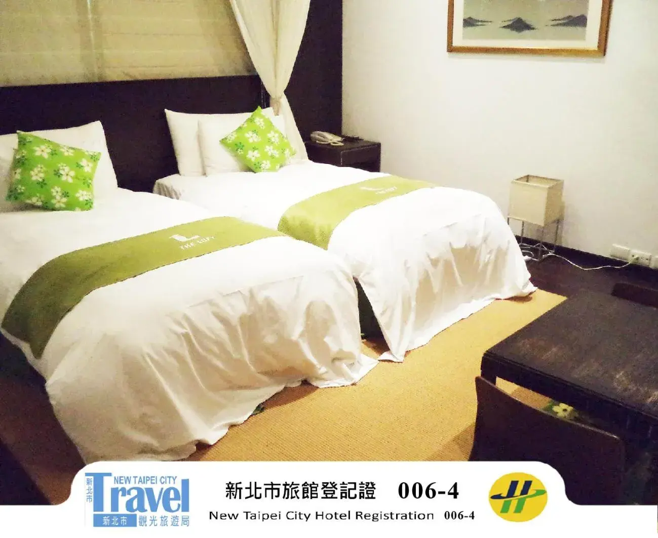 Bed in The Loft Seaside Suites Bed in The Loft Seaside Suites