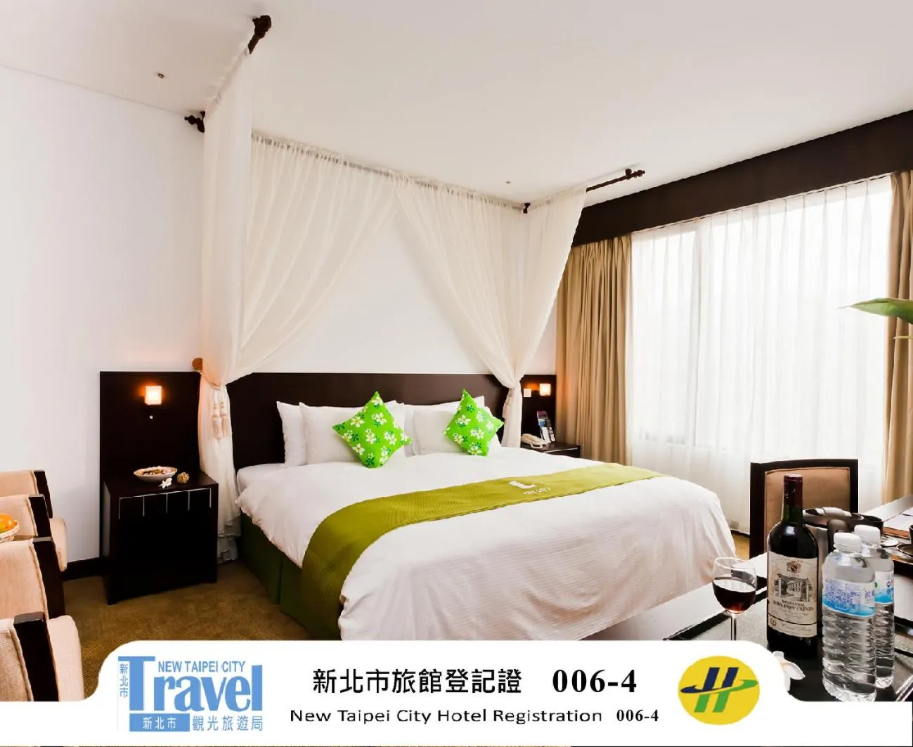 Bed in The Loft Seaside Suites