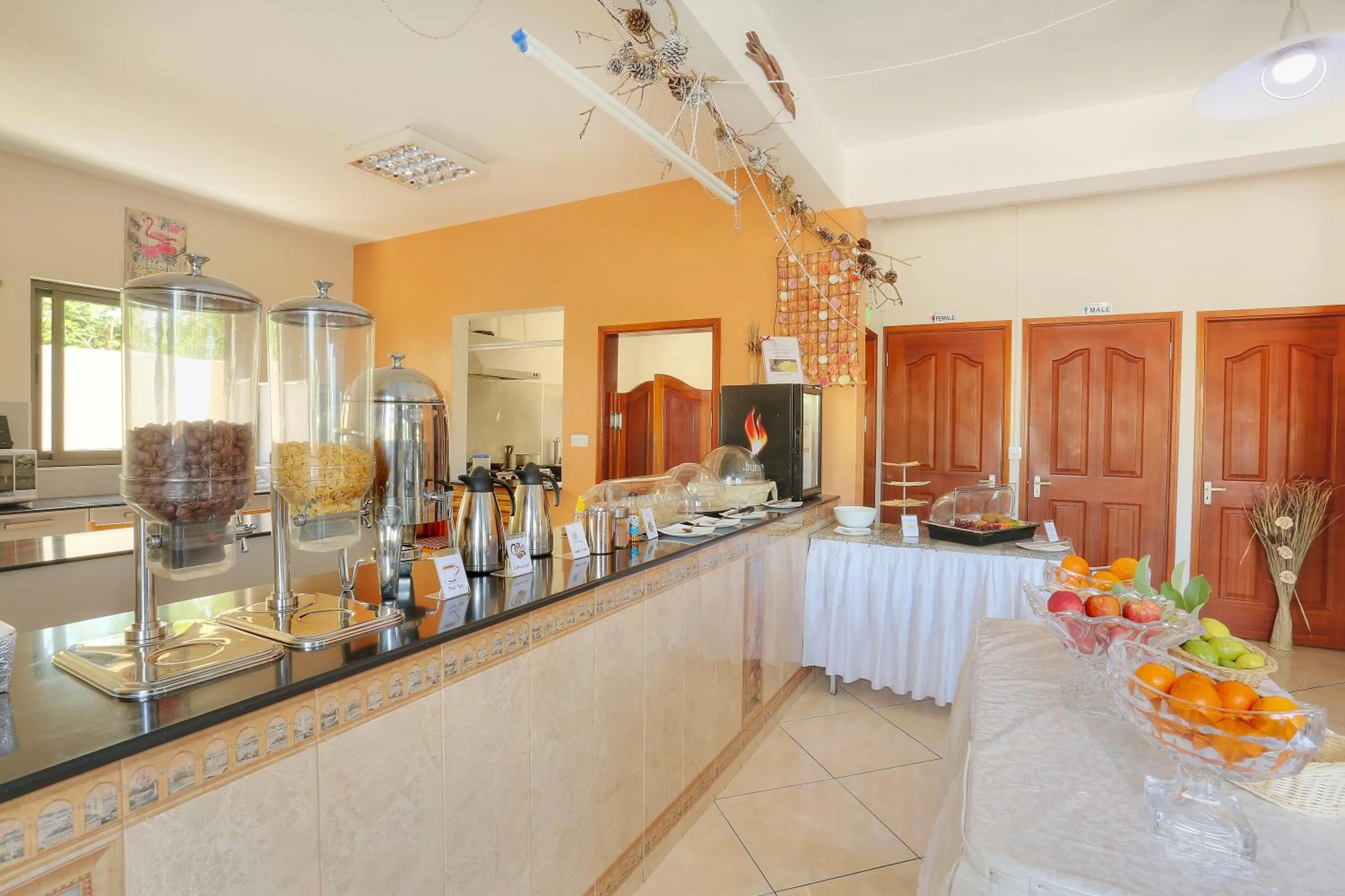 Restaurant/places to eat in L'Oiseau de L'Ocean Tourist Residence