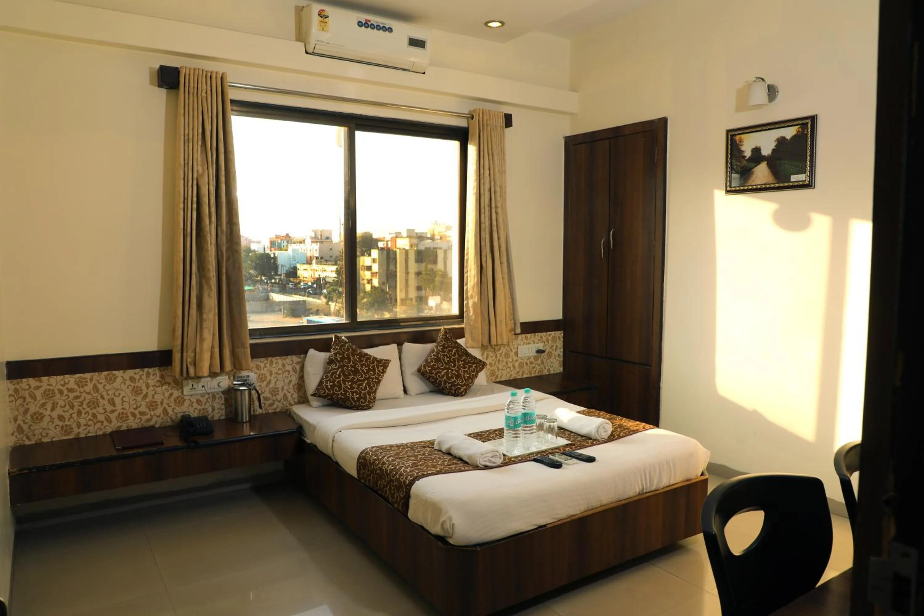 Photo of the whole room, Bed in Hotel Sai Grand Castle Inn