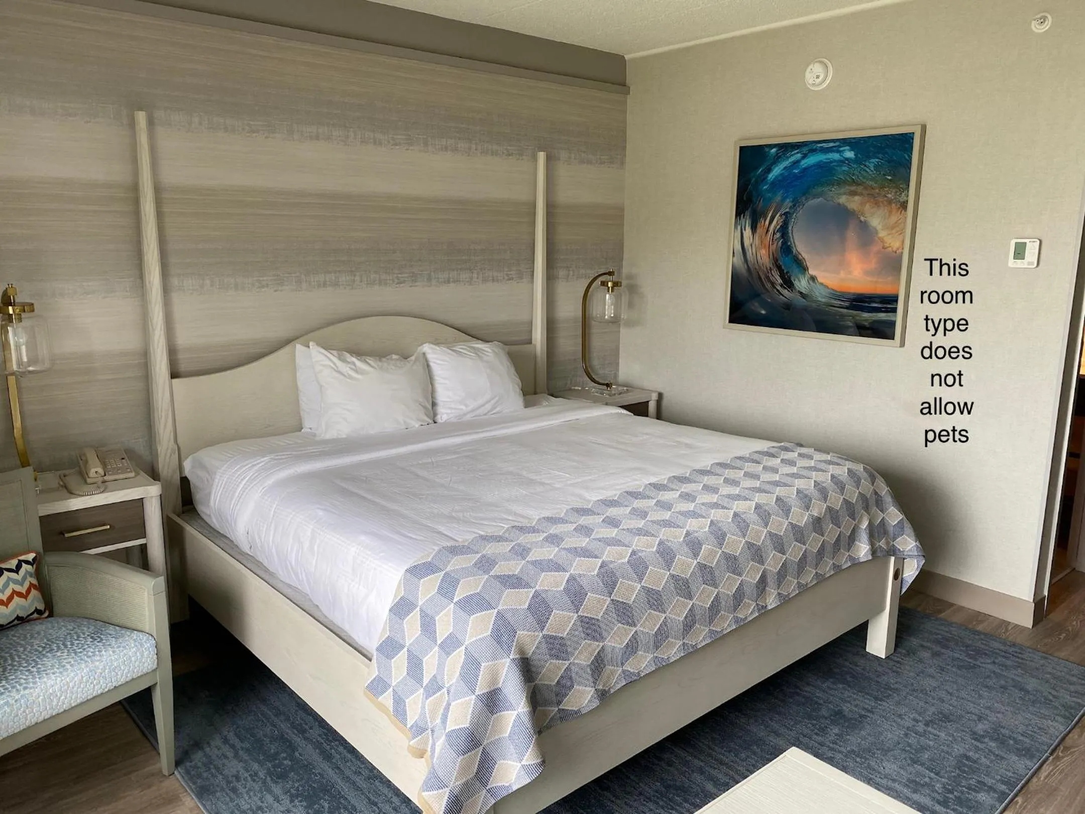 Bed in Howard Johnson by Wyndham Middletown Newport Area