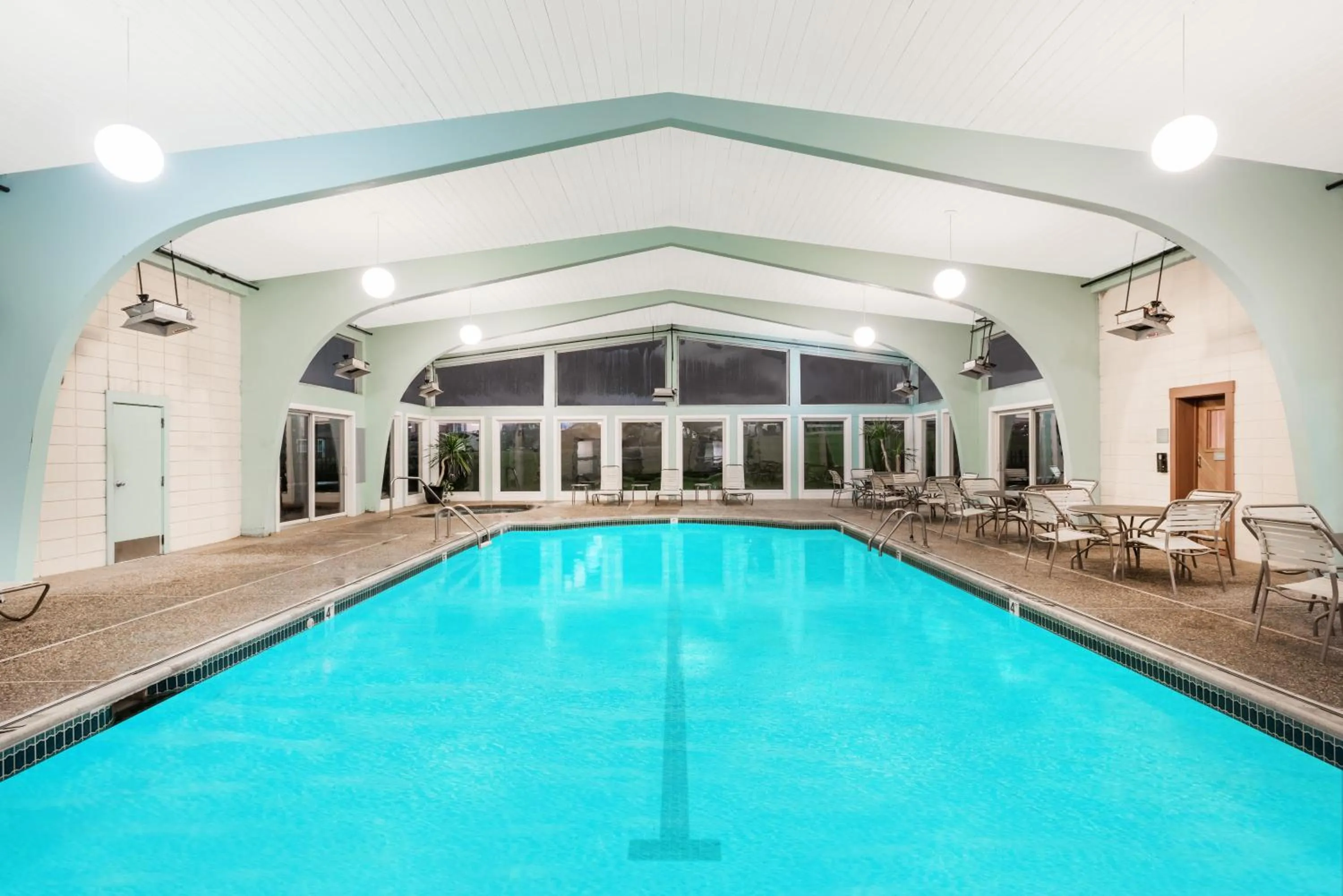 Swimming pool in Howard Johnson by Wyndham Middletown Newport Area