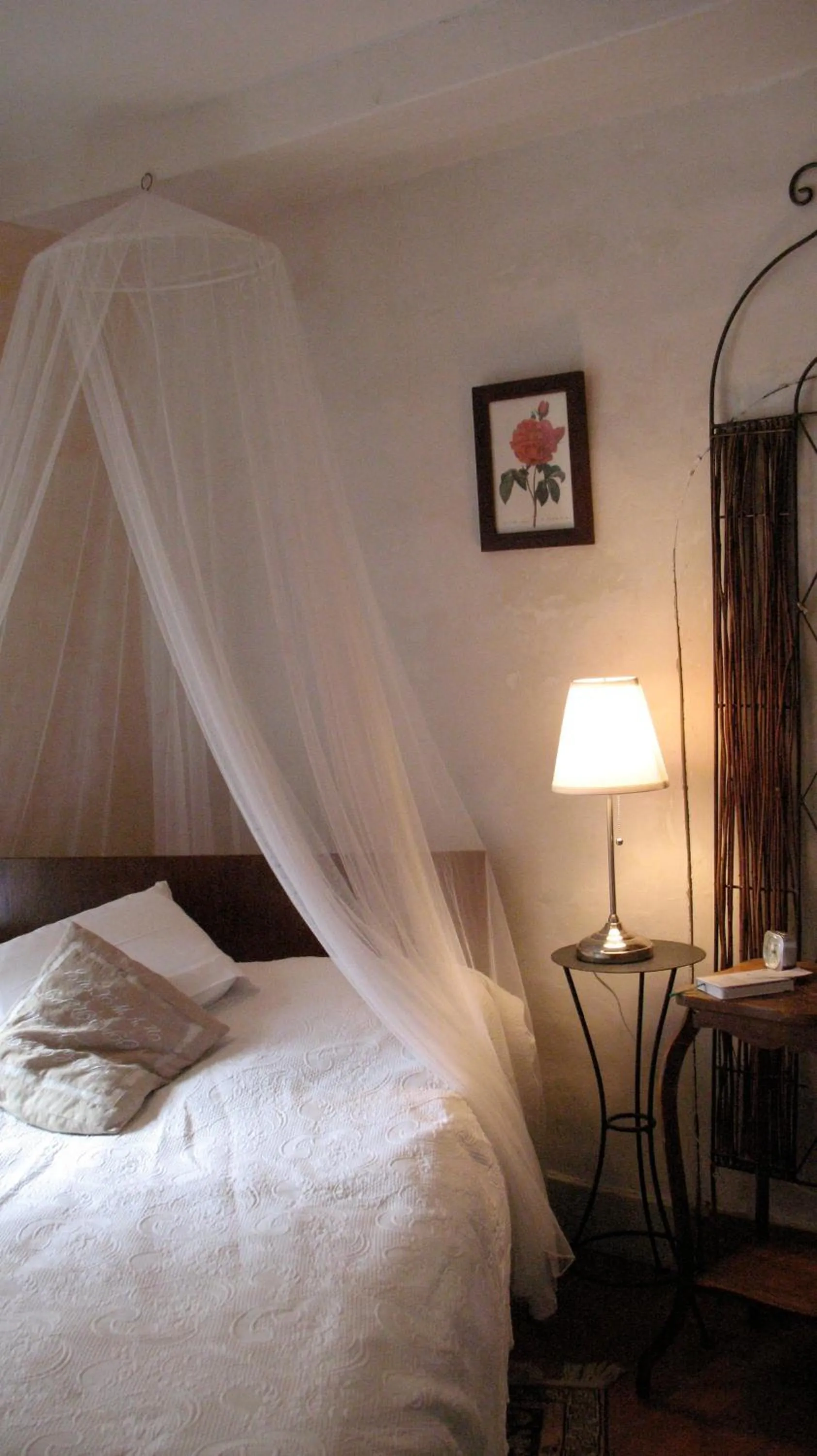 Bed in La Mesnagerie