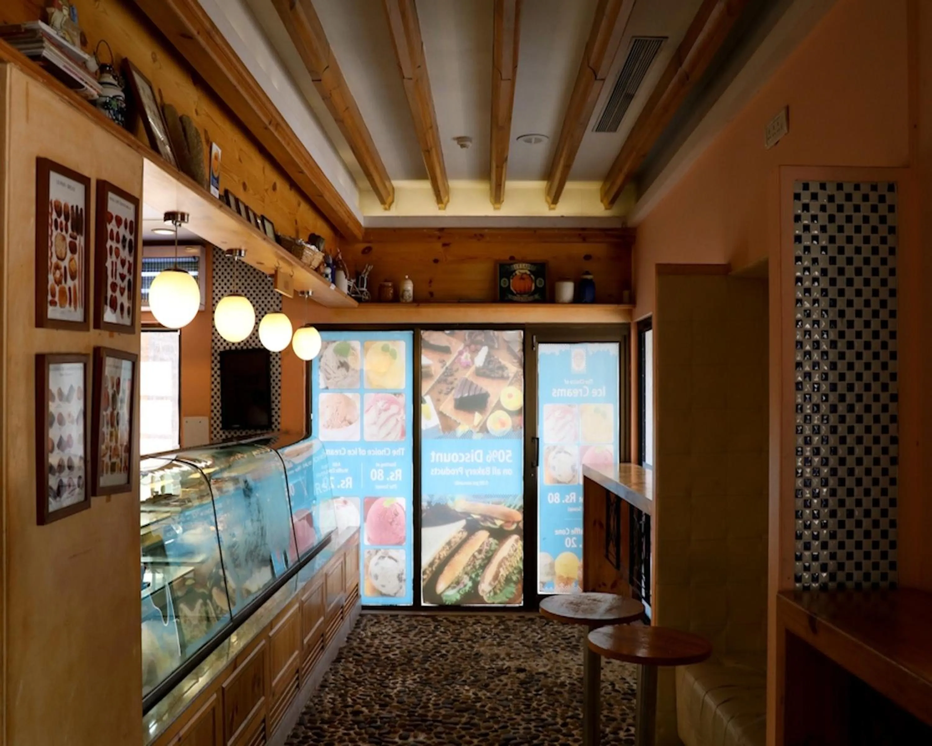 Restaurant/places to eat in The Waterfront Shaw Lavasa