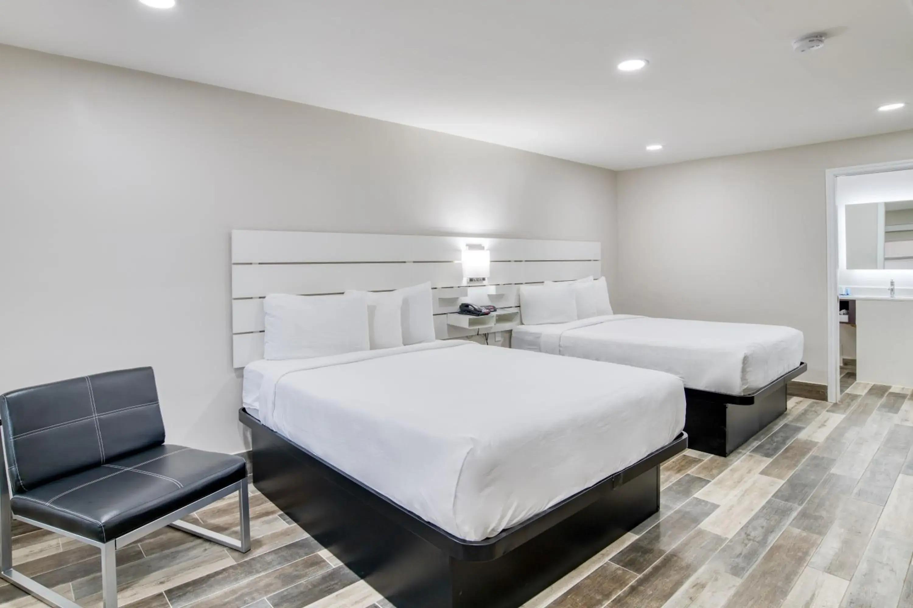 Queen Room - Disability Access/Non-Smoking in Villa 1565 - Saint Augustine Queen Room - Disability Access/Non-Smoking in Villa 1565 - Saint Augustine