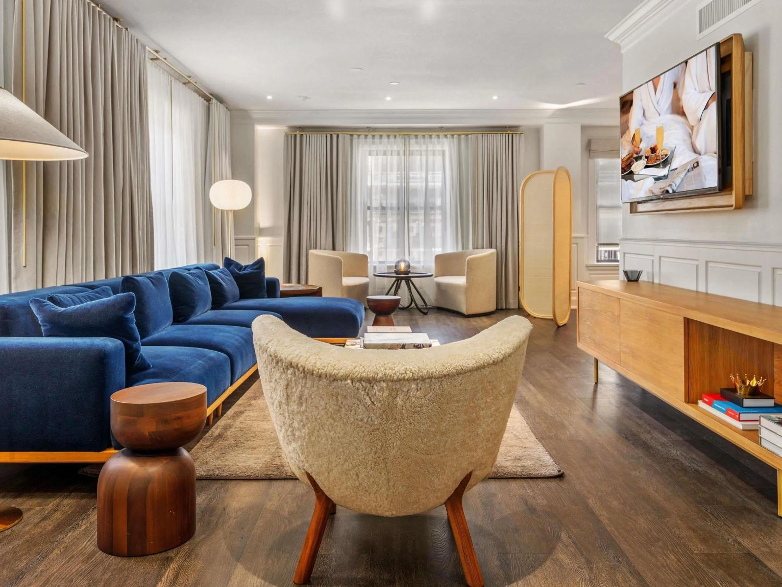 Photo of the whole room in Ändra Hotel Seattle - MGallery Collection