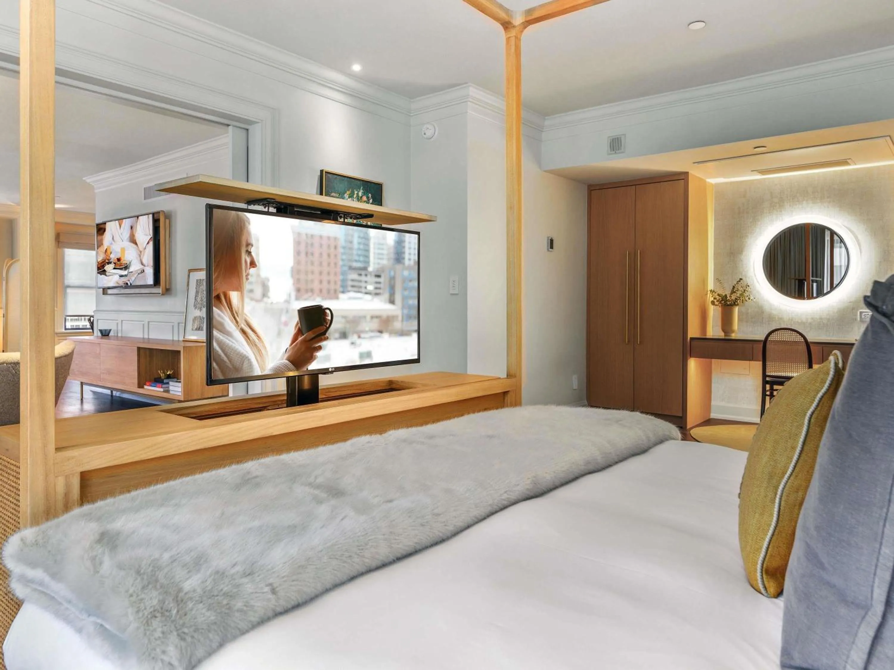 Bedroom, Bed in Ändra Hotel Seattle - MGallery Collection