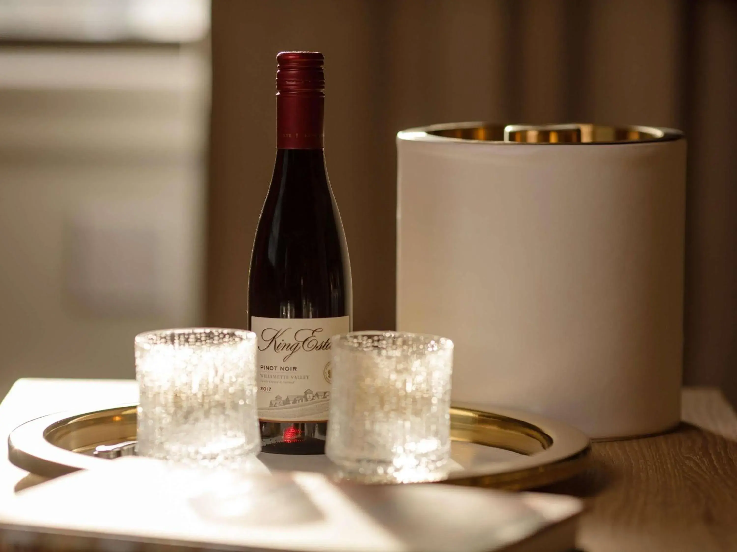 Junior Suite with One King Bed and Cityview in Ändra Hotel Seattle - MGallery Collection Junior Suite with One King Bed and Cityview in Ändra Hotel Seattle - MGallery Collection