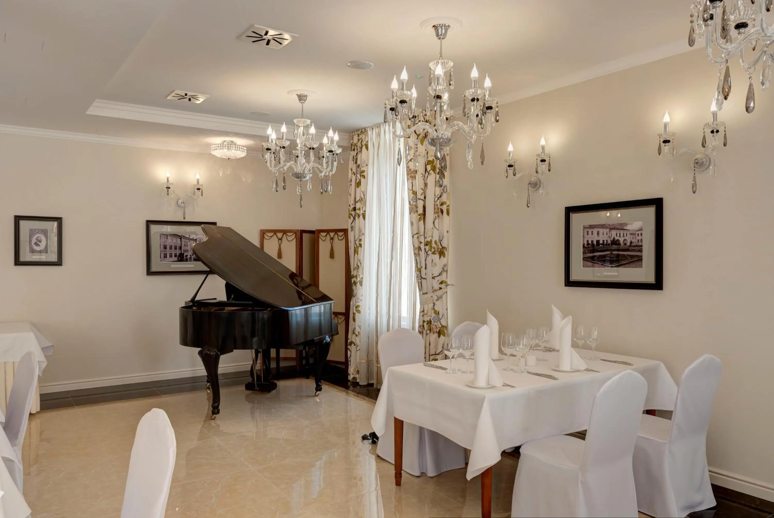 Restaurant/places to eat in Hotel Willa Hueta