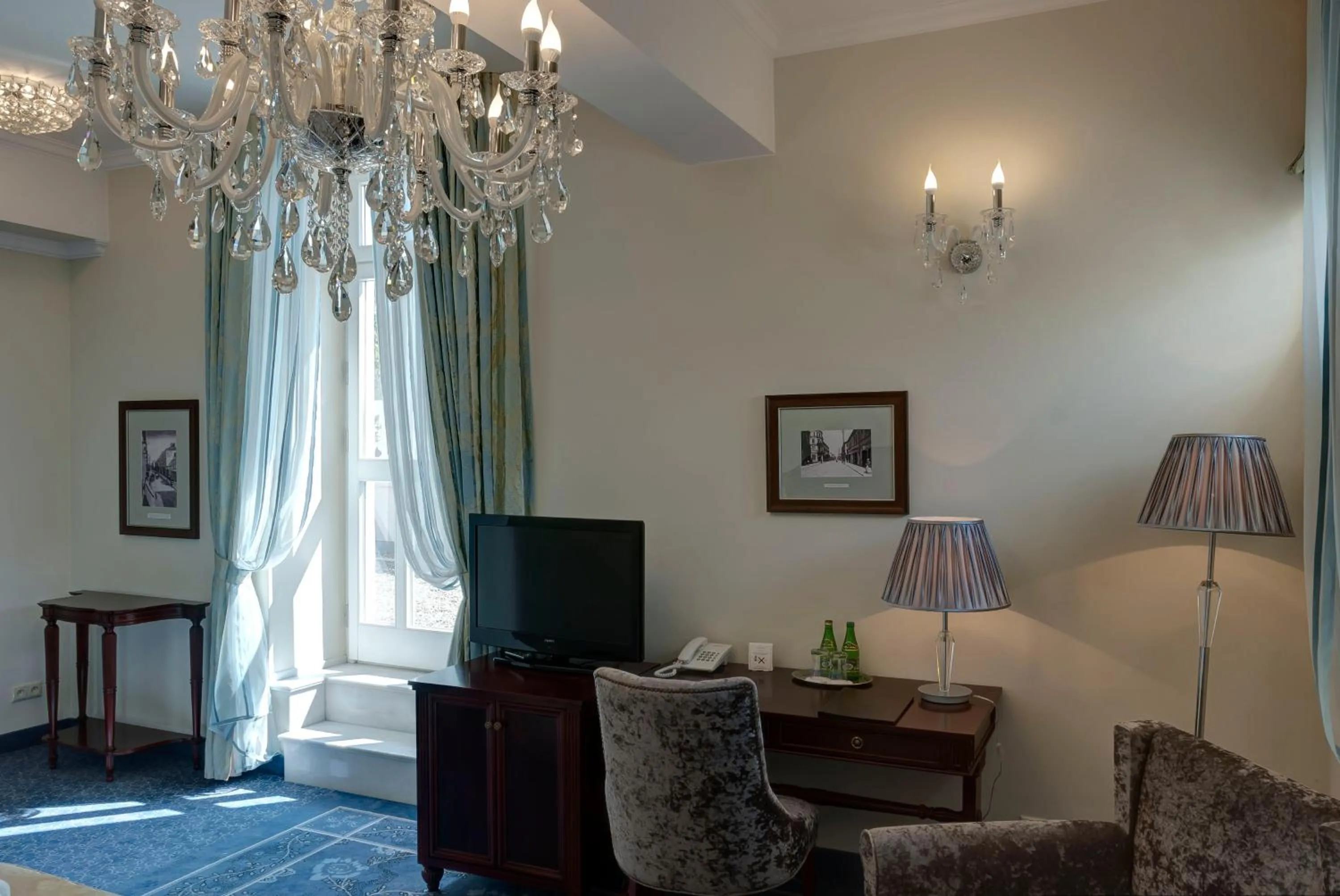 TV and multimedia in Hotel Willa Hueta