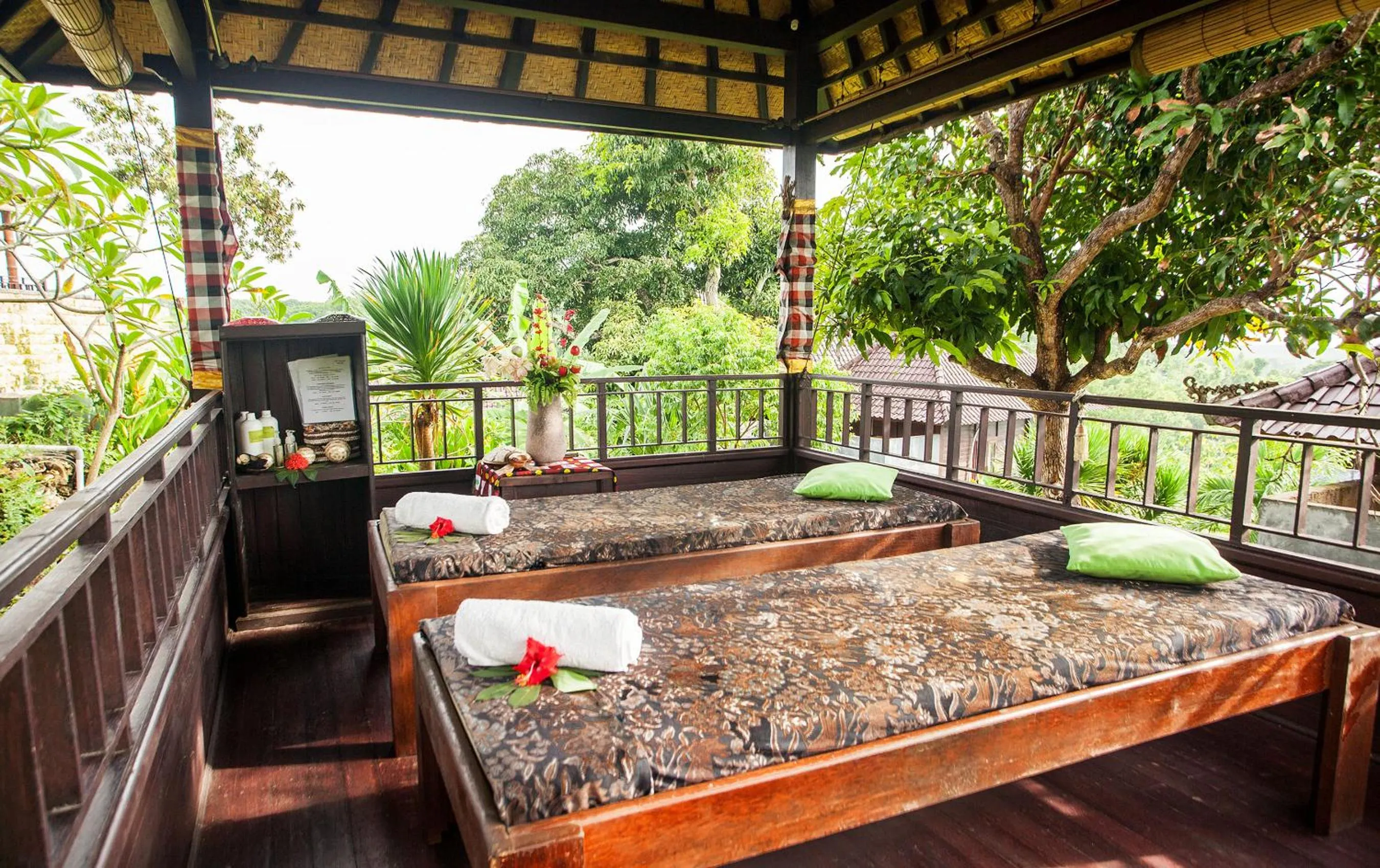 Massage in Poh Manis Lembongan