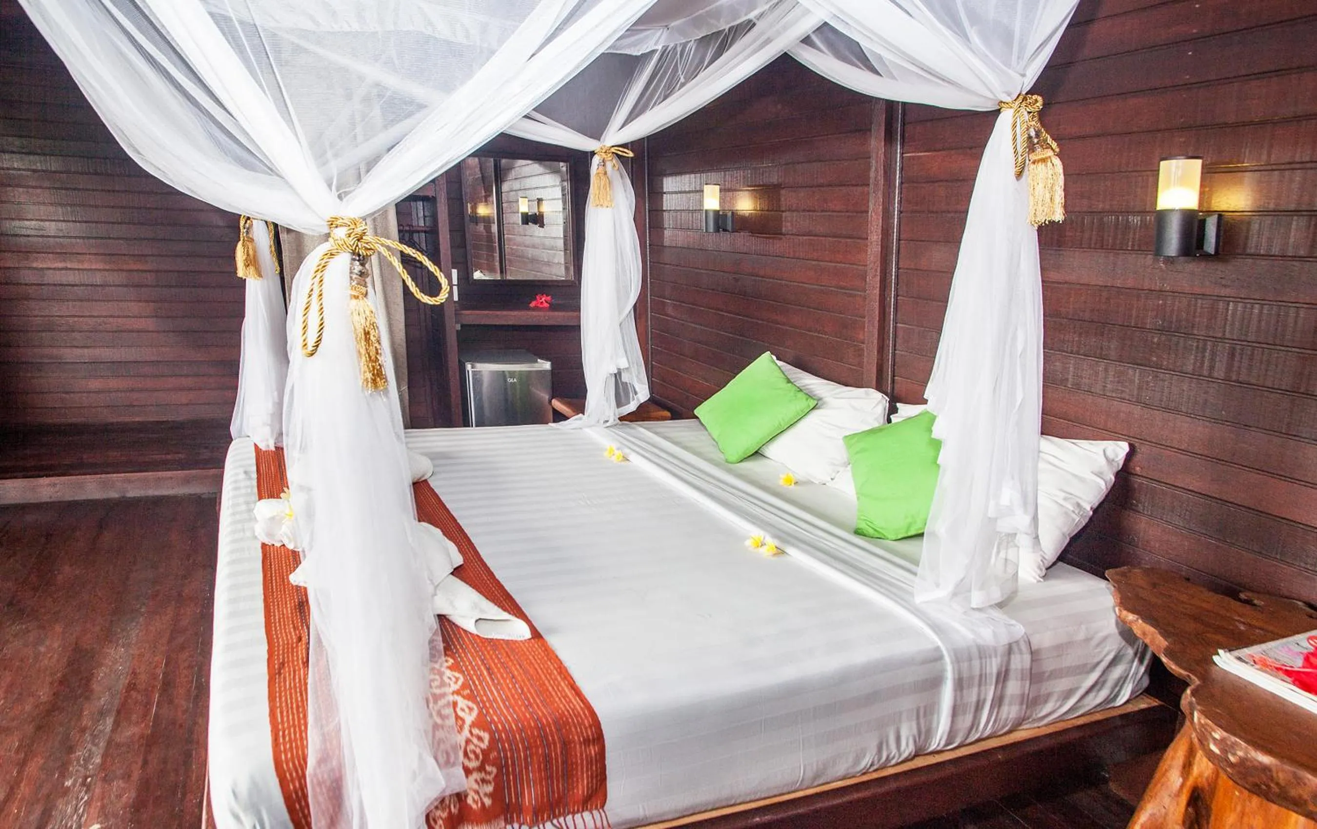 Bedroom, Bed in Poh Manis Lembongan