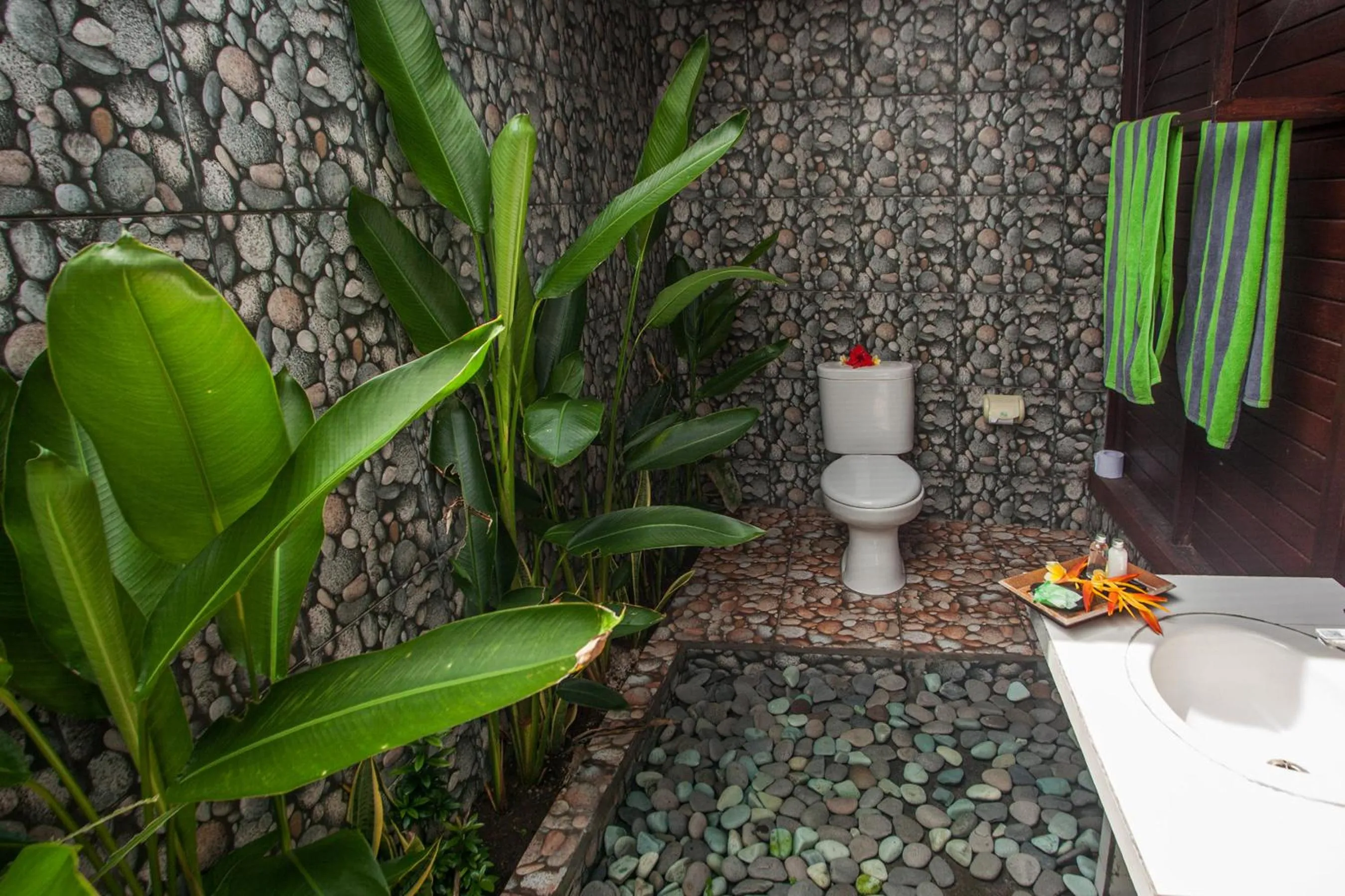 Bathroom in Poh Manis Lembongan