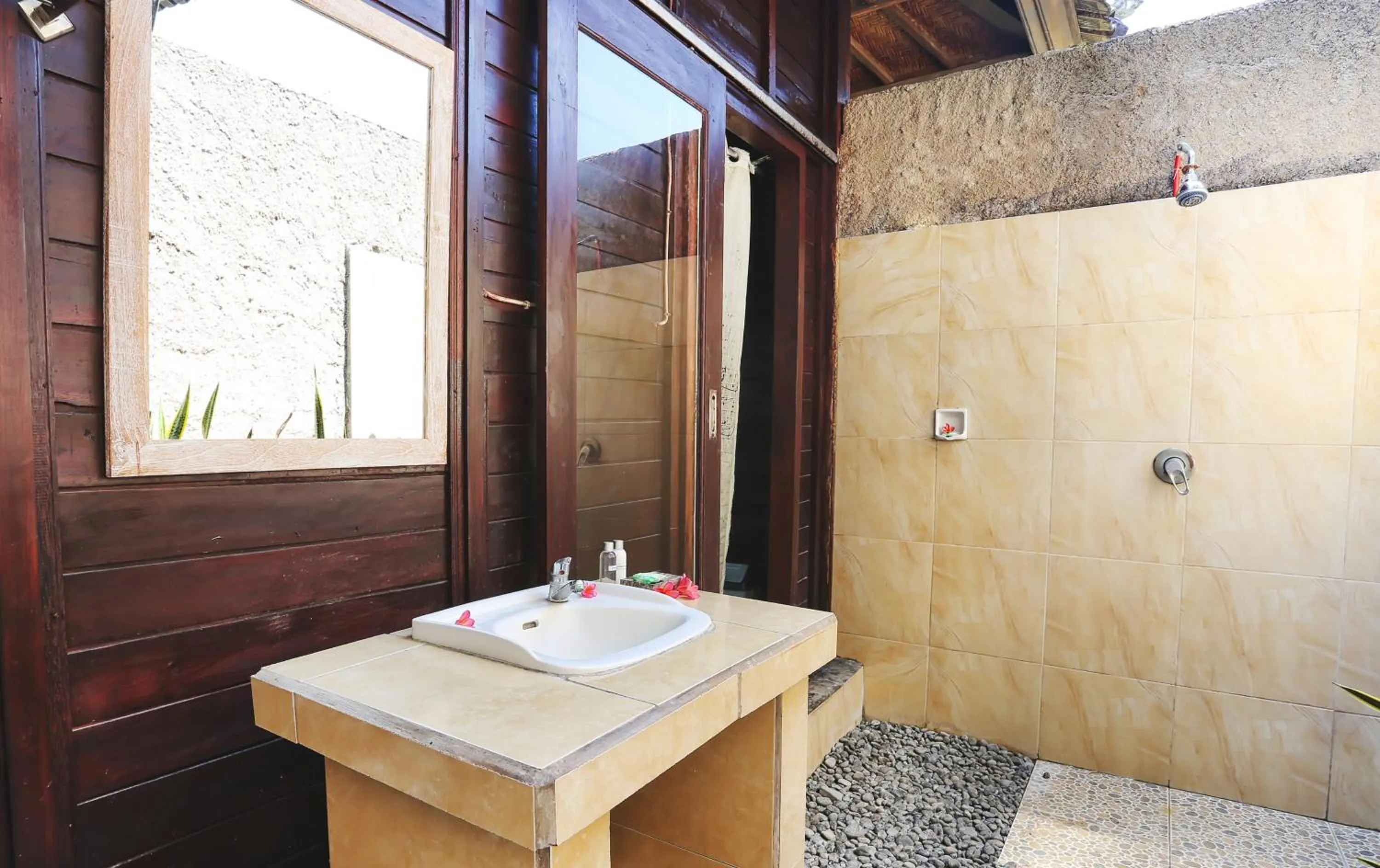 Shower in Poh Manis Lembongan