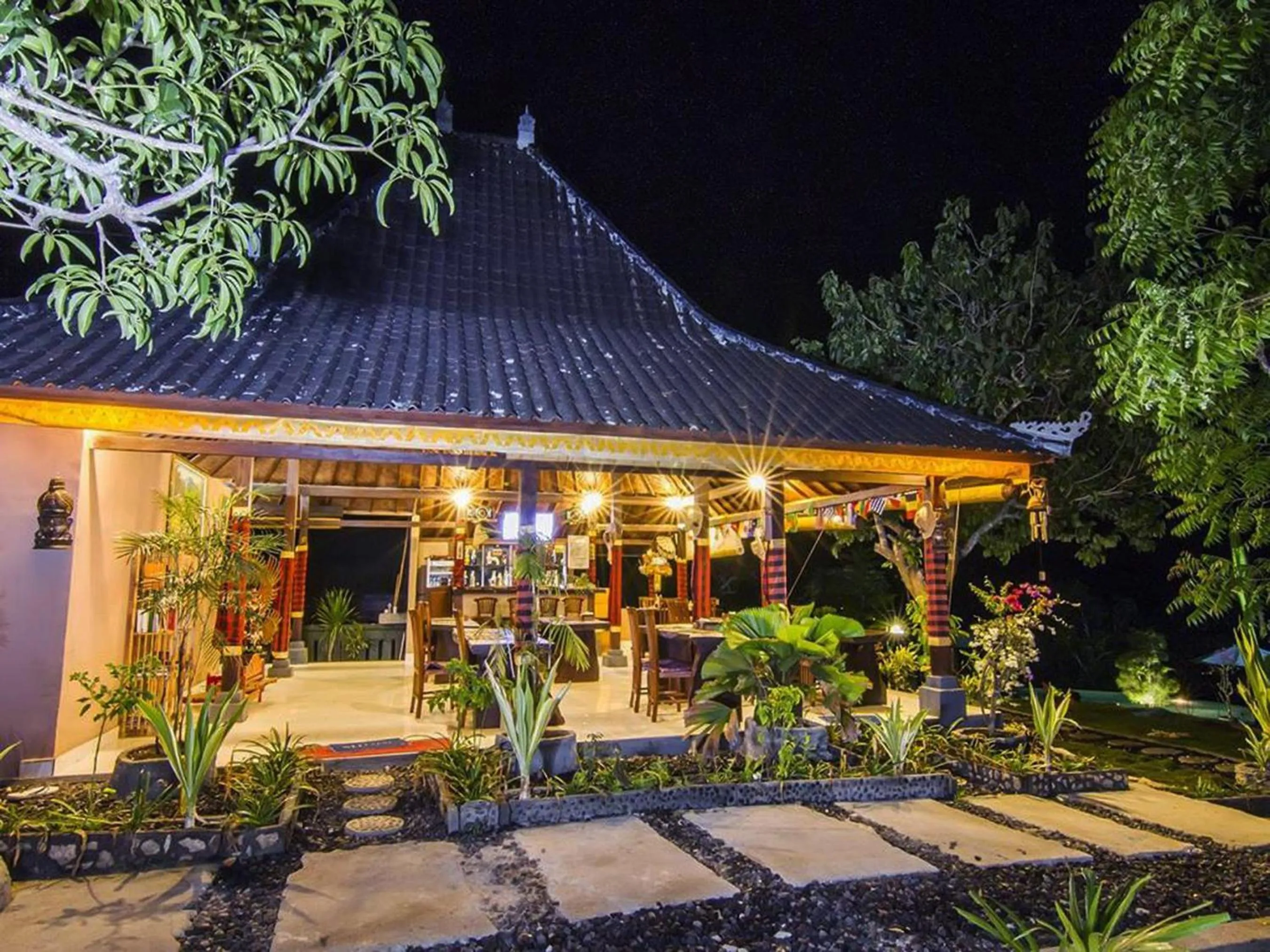 Restaurant/places to eat in Poh Manis Lembongan