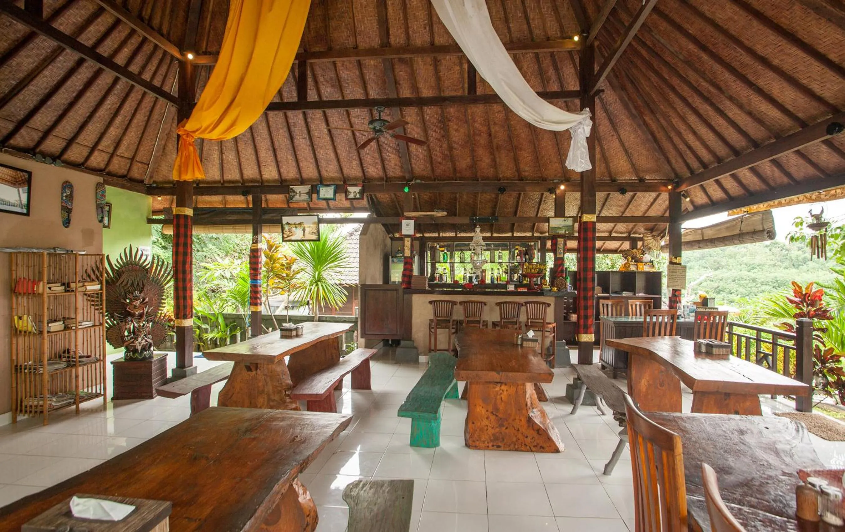 Restaurant/places to eat in Poh Manis Lembongan