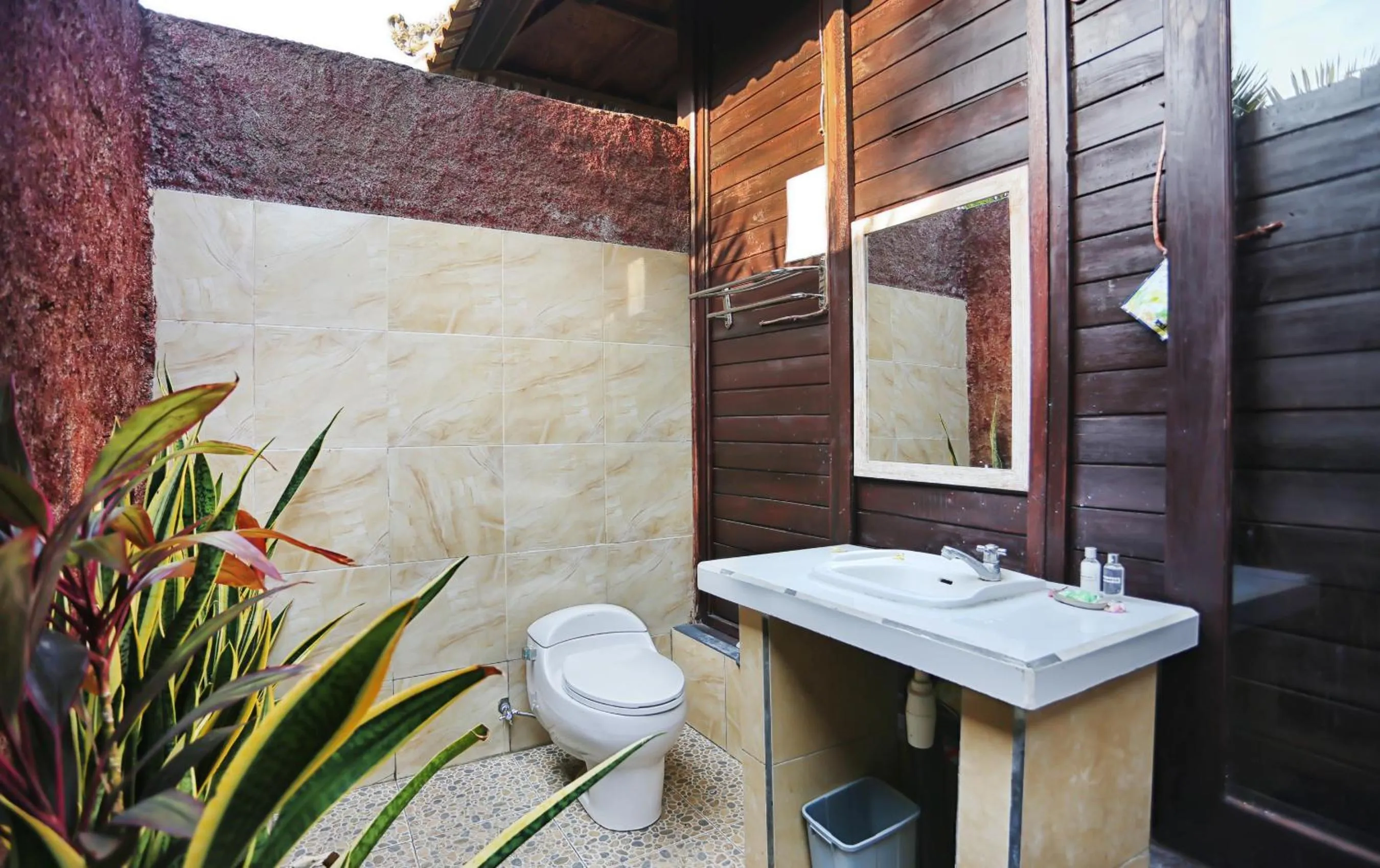 Bathroom in Poh Manis Lembongan