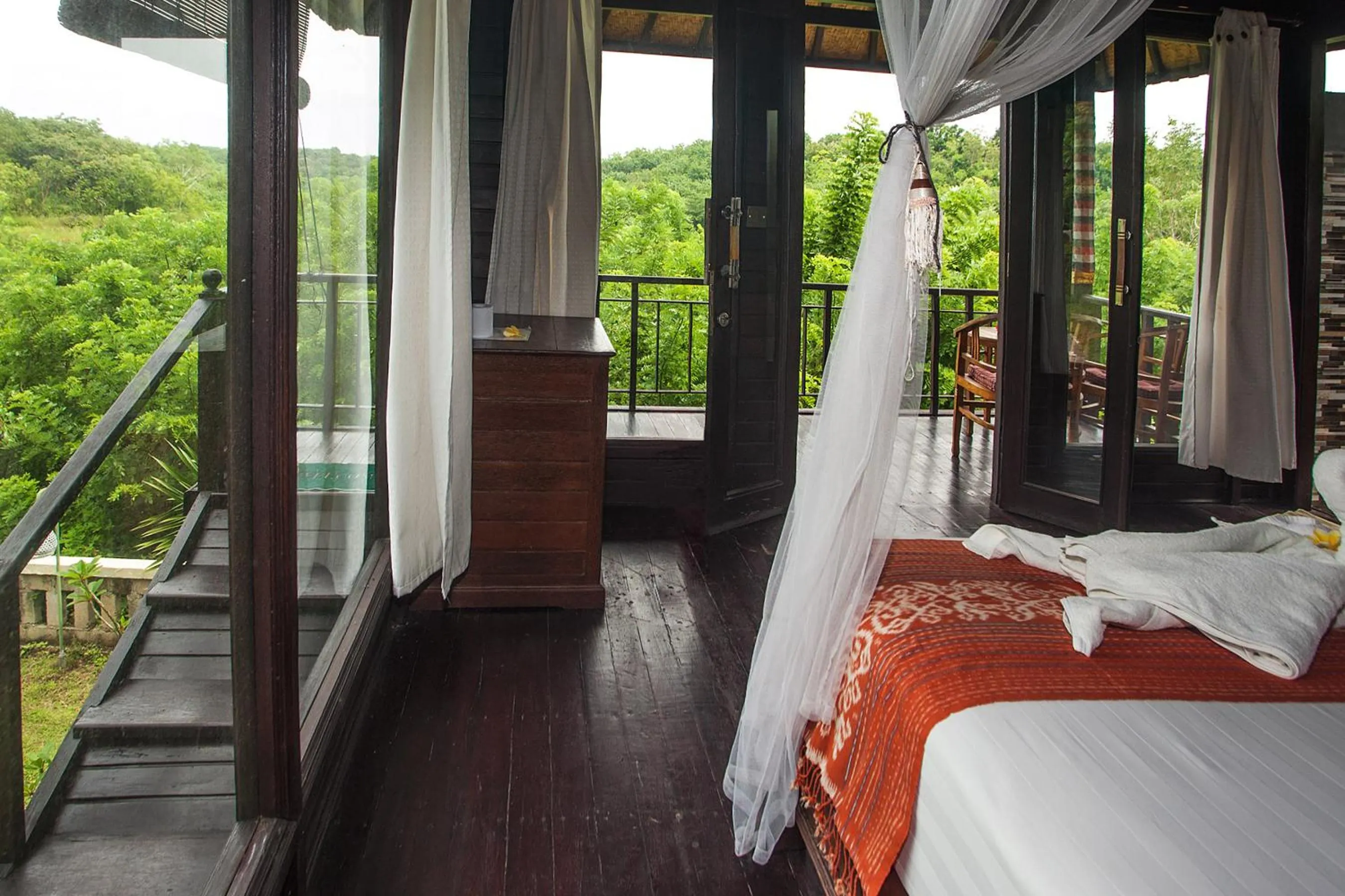 View (from property/room), Bed in Poh Manis Lembongan