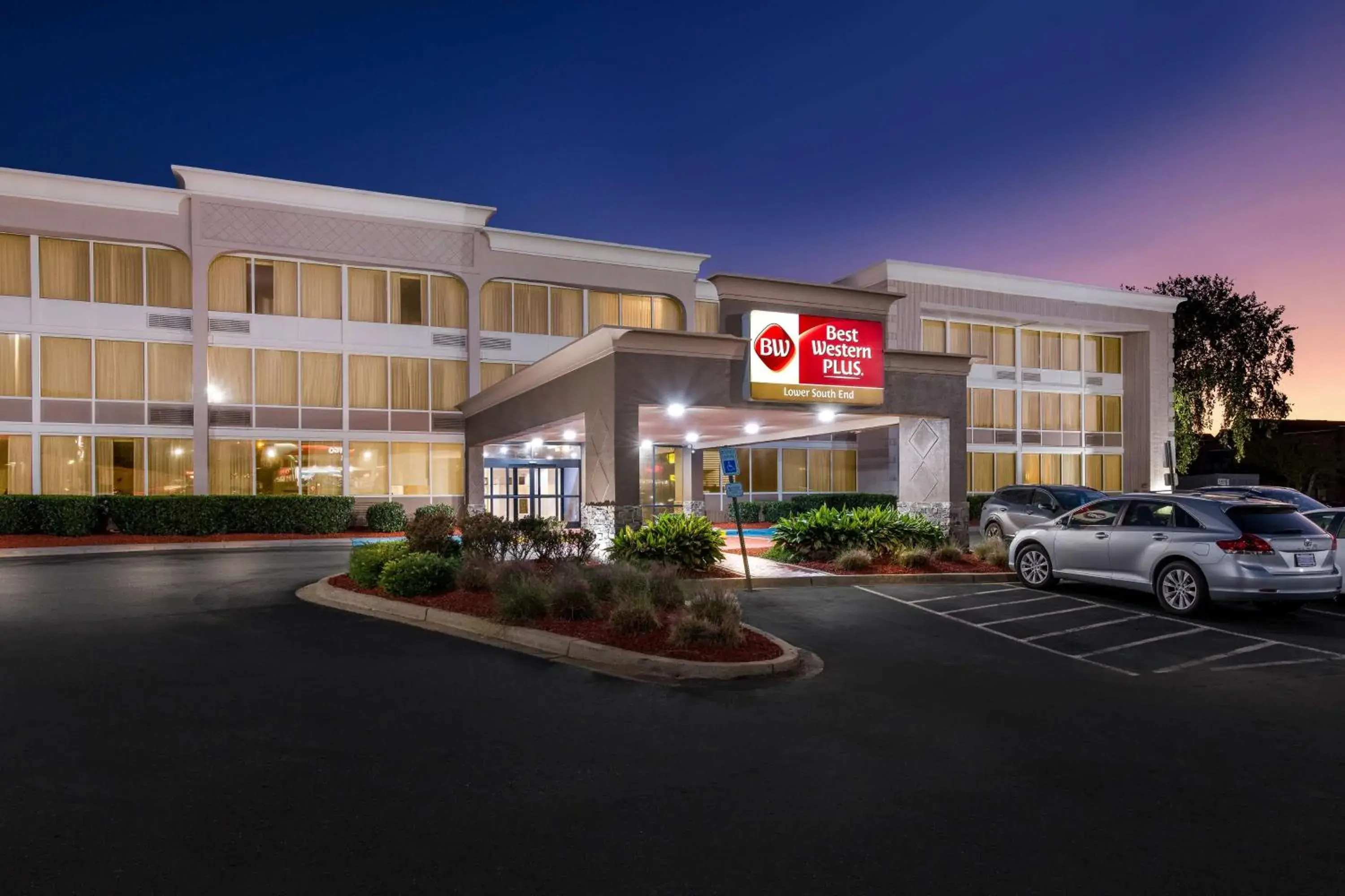 Property building in Best Western Plus Lower South End Property building in Best Western Plus Lower South End