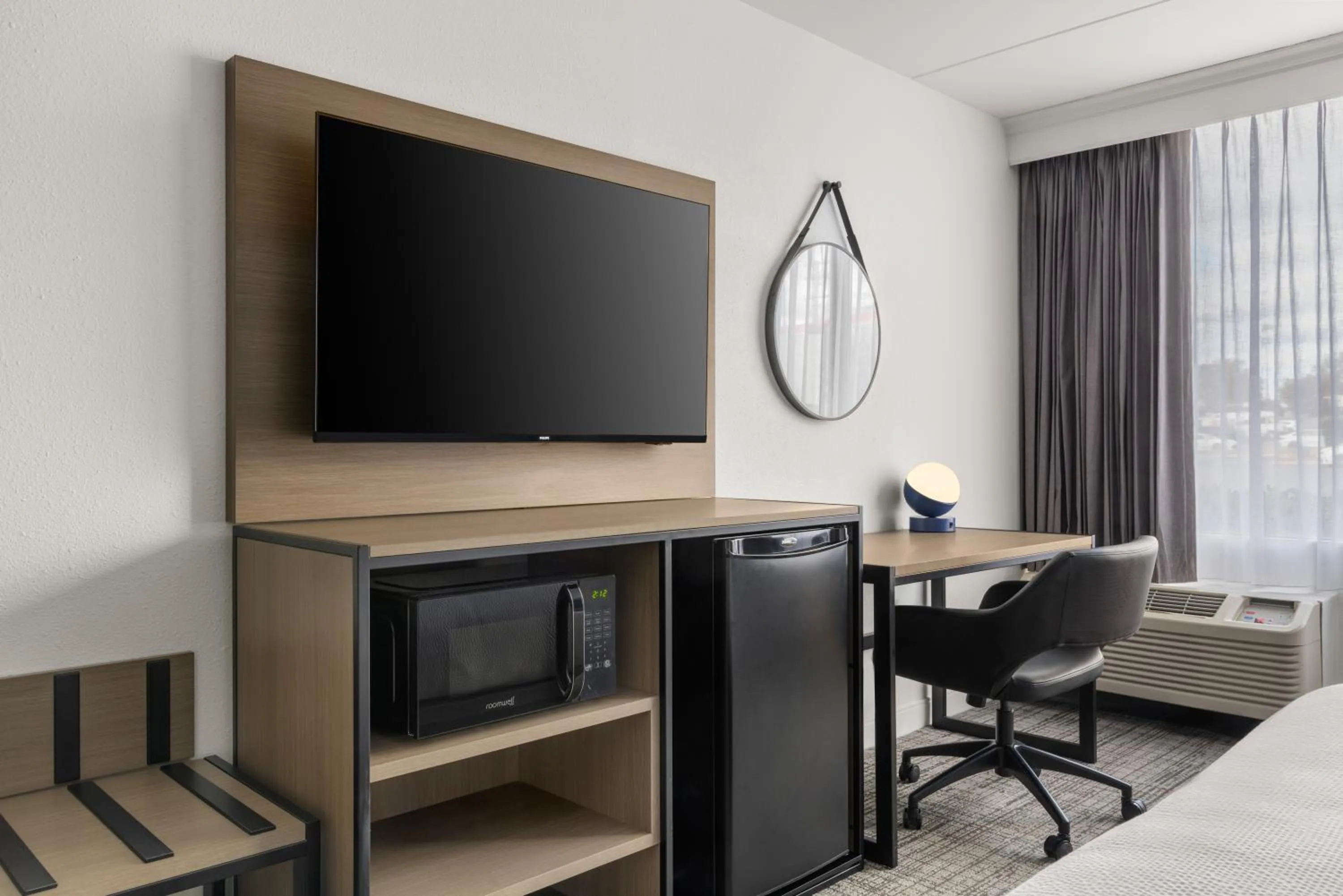 TV and multimedia in City Express by Marriott Charlotte South End