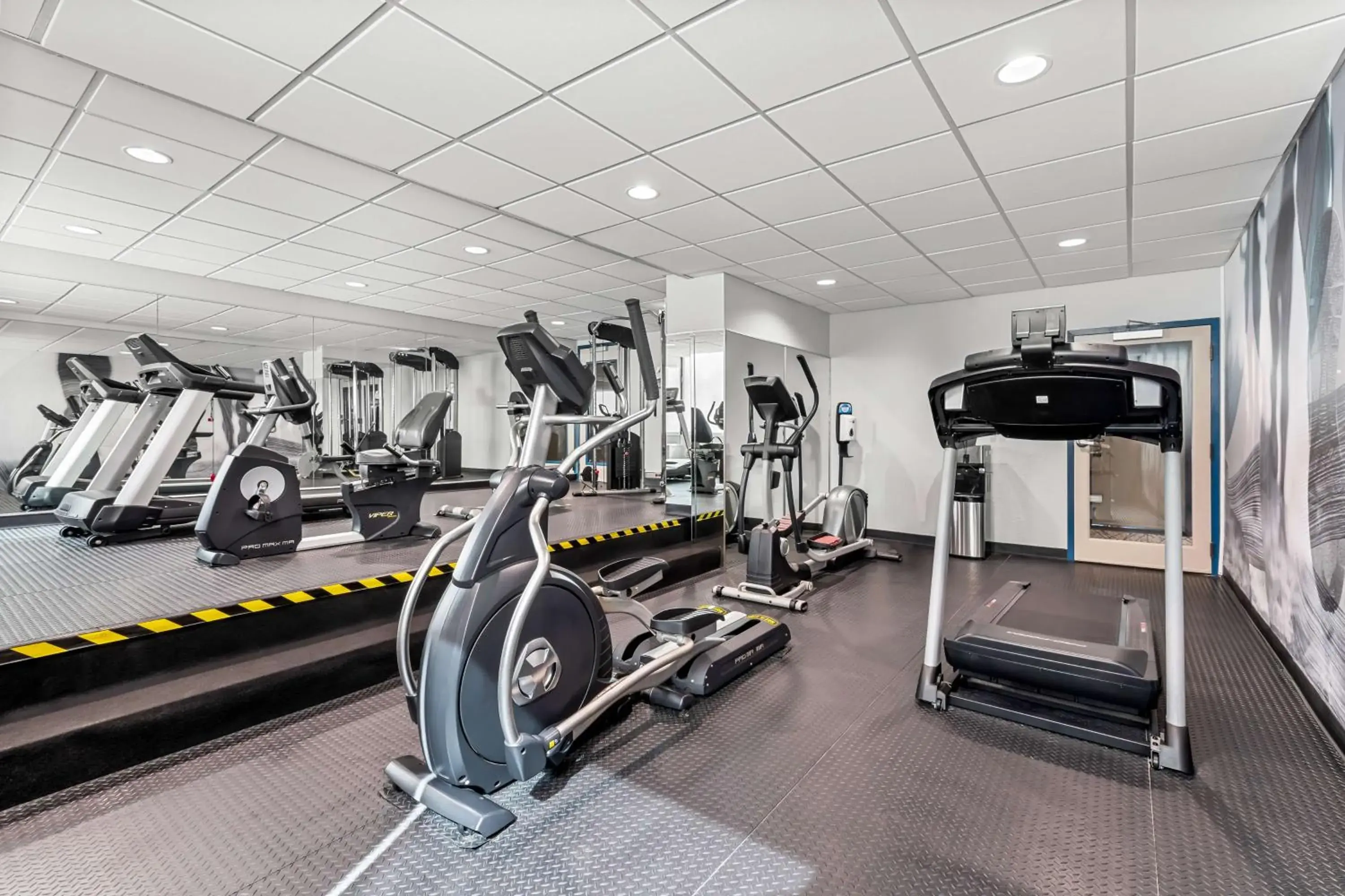 Fitness centre/facilities in Best Western Plus Lower South End Fitness centre/facilities in Best Western Plus Lower South End