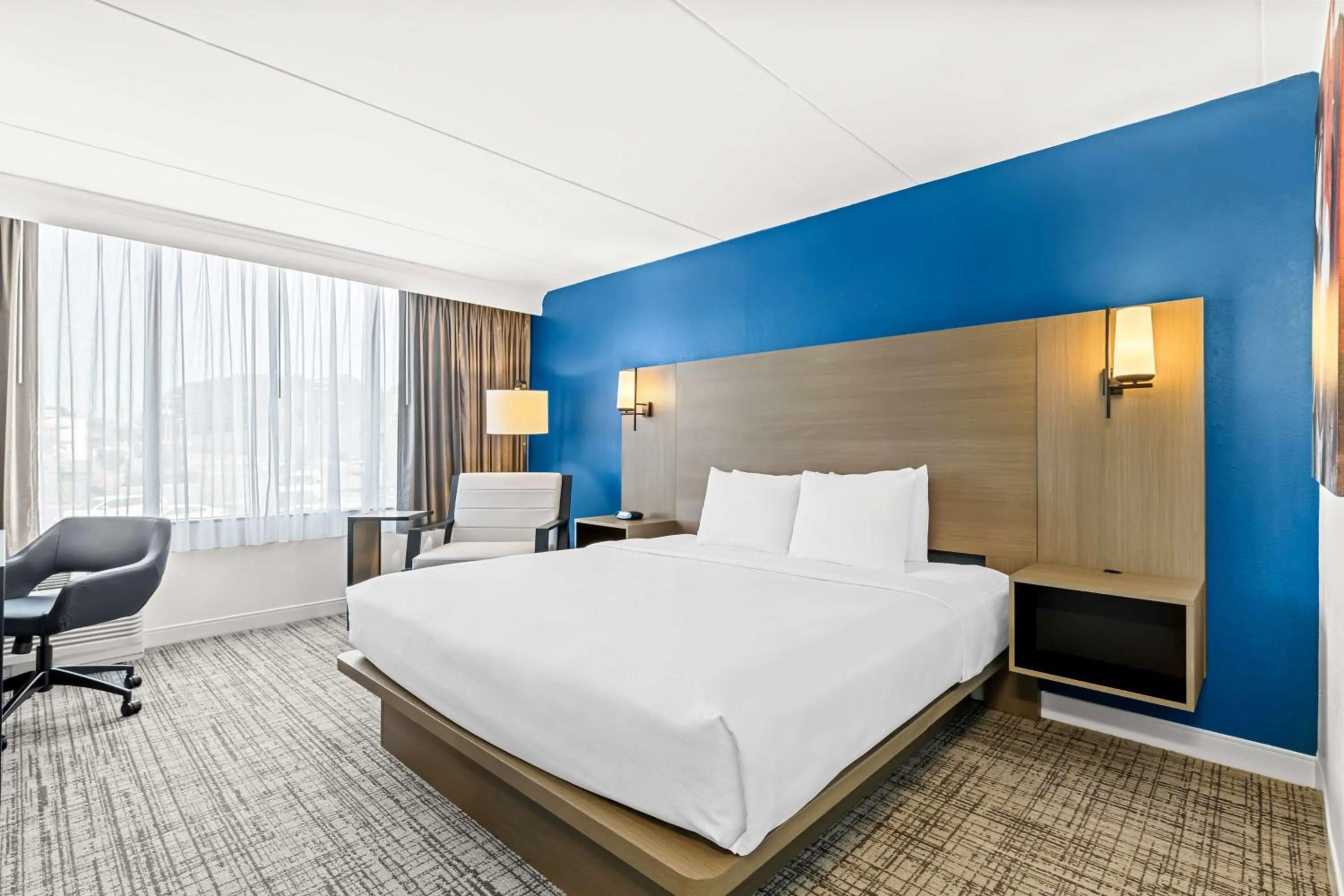 Bedroom, Bed in Best Western Plus Lower South End