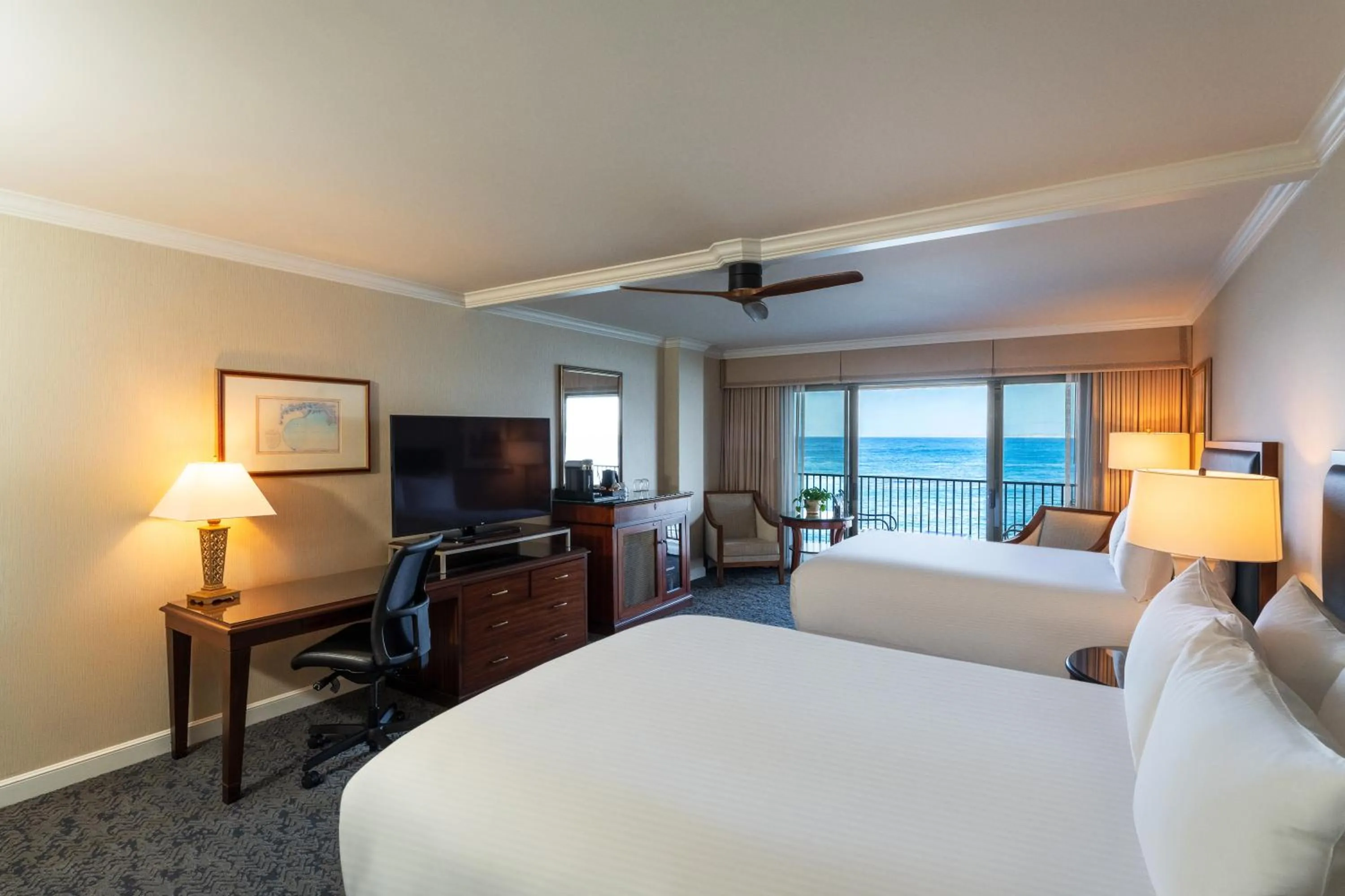 Bedroom, Bed in Monterey Plaza Hotel & Spa
