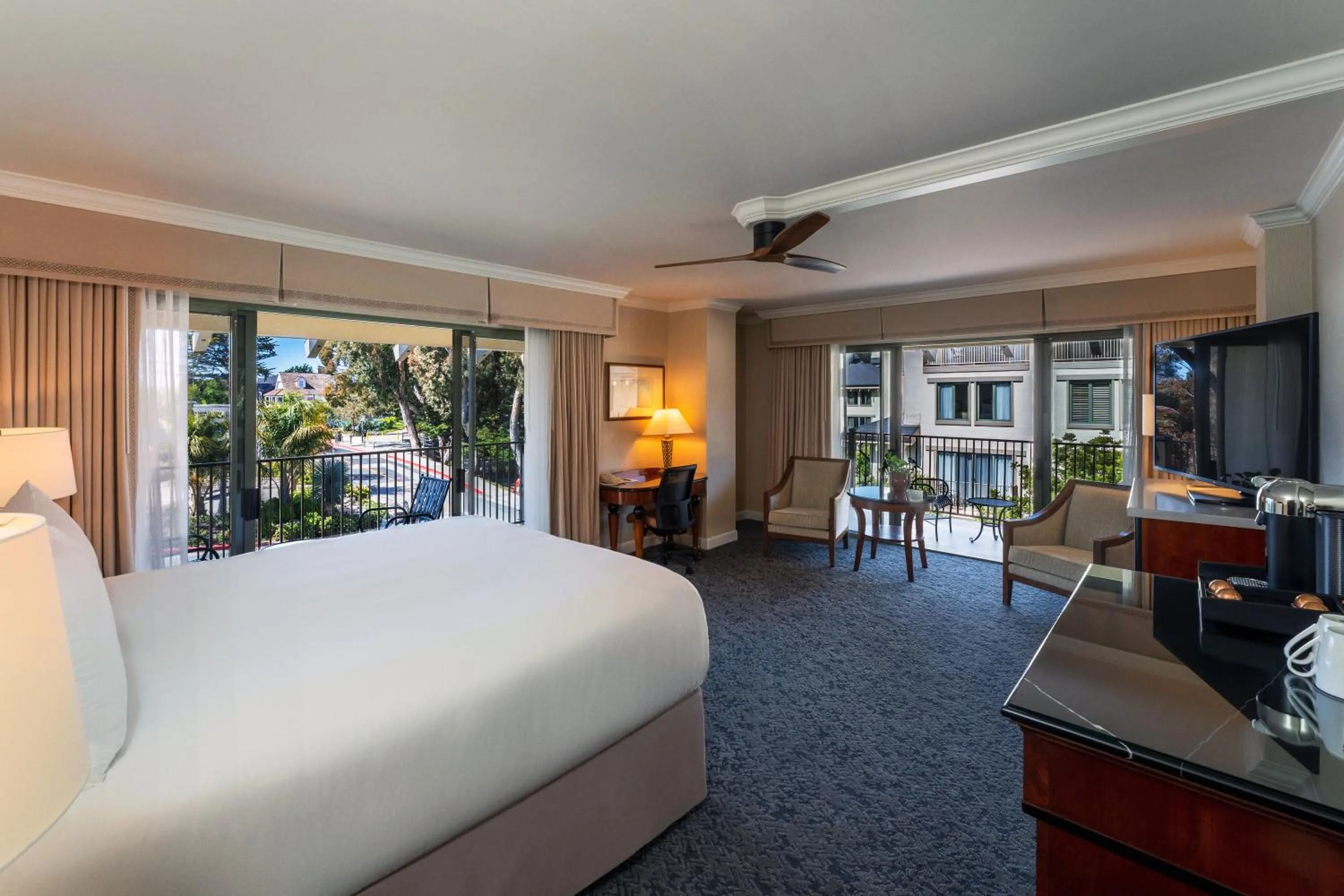 Bedroom, Bed in Monterey Plaza Hotel & Spa