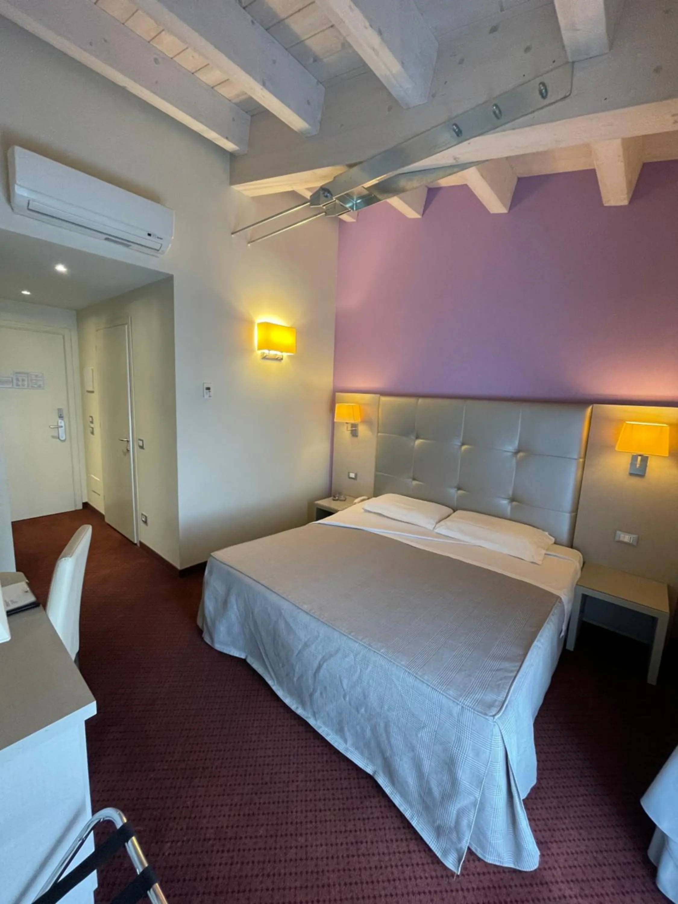 Photo of the whole room, Bed in Boutique Hotel Calzavecchio