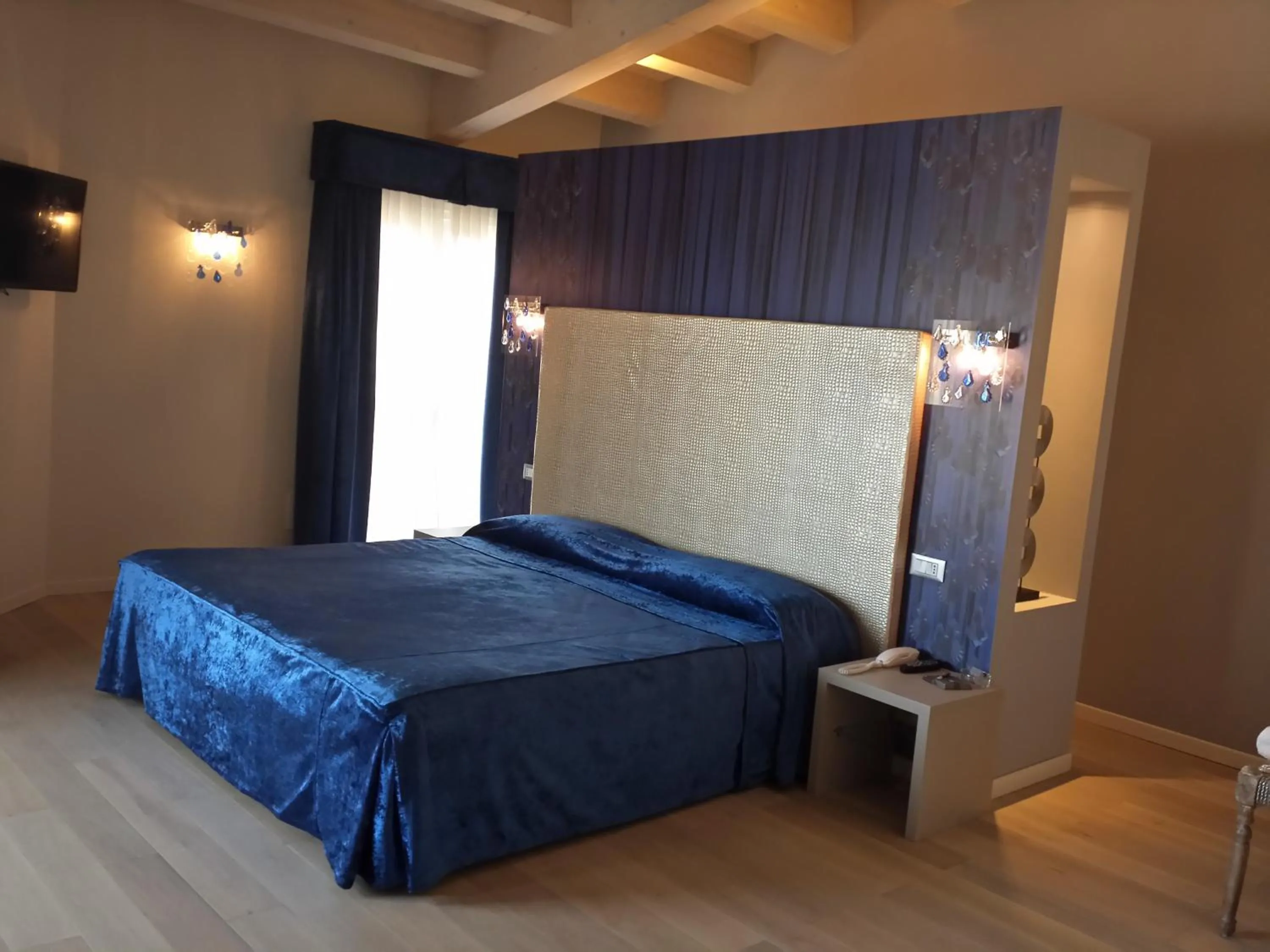 Photo of the whole room, Bed in Boutique Hotel Calzavecchio